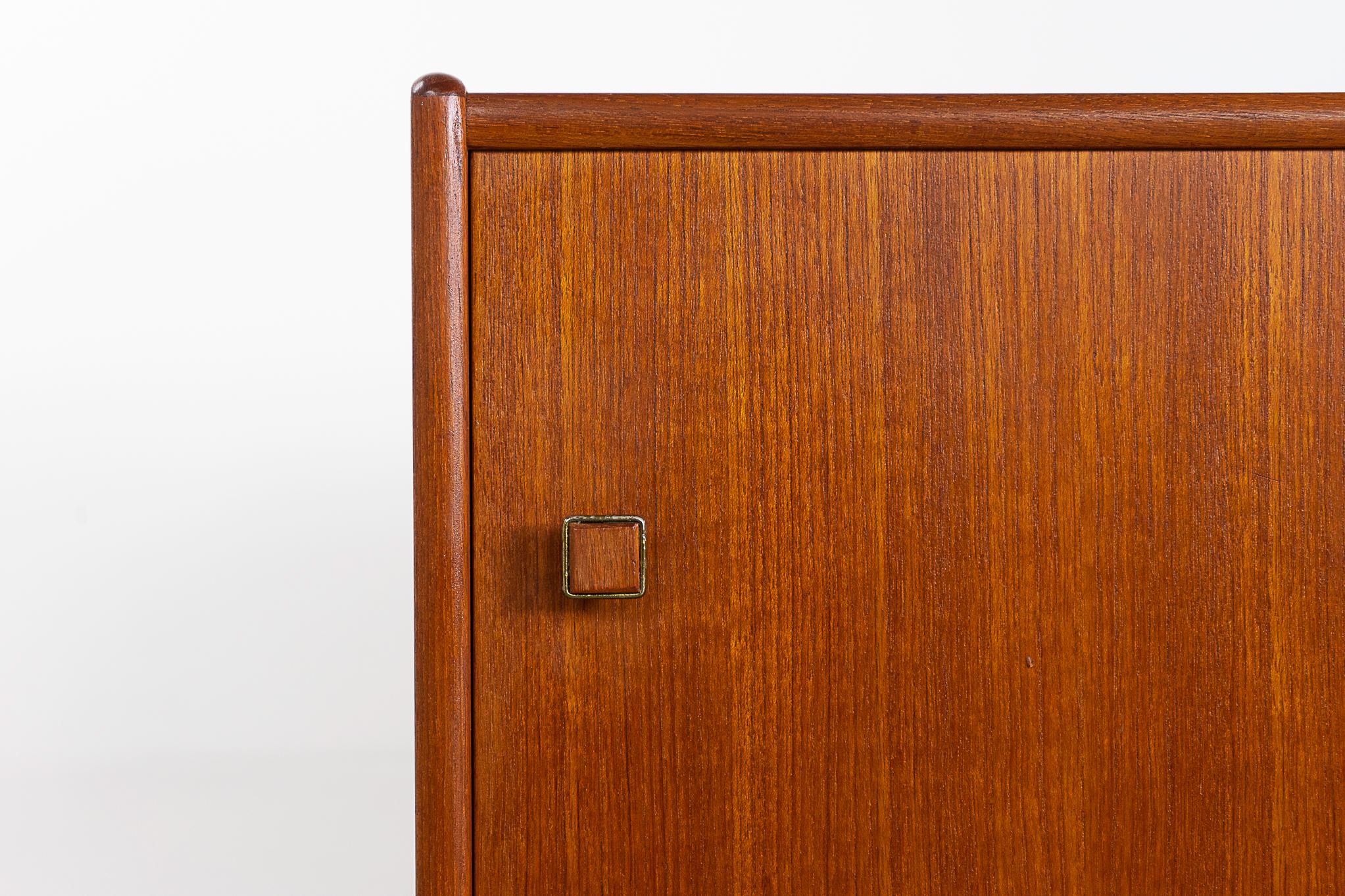 Danish Mid-Century Modern Teak Sliding Door Cabinet In Good Condition In VANCOUVER, CA
