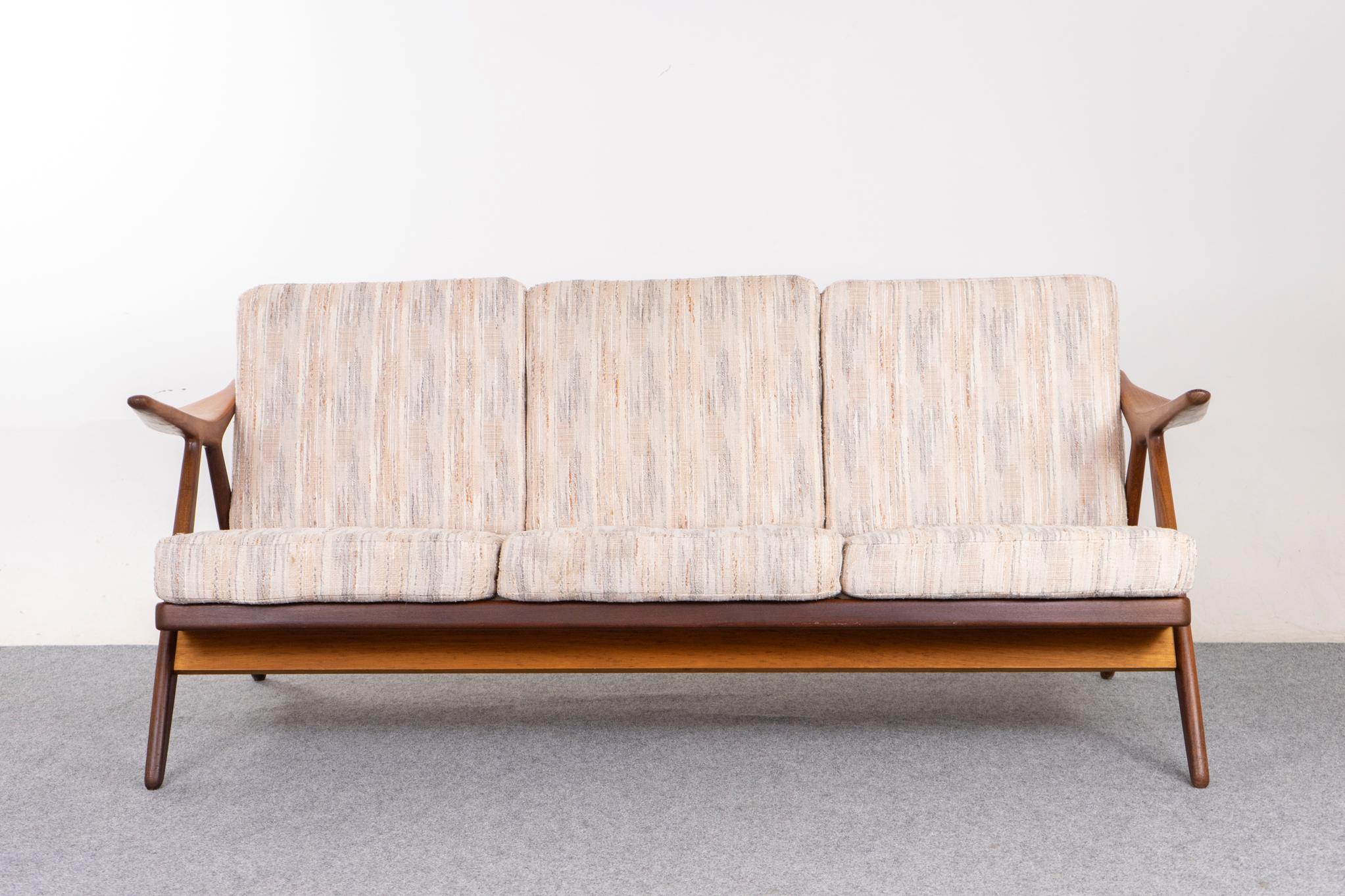 Divano in teak danese della metà del secolo scorso di Arne Hovmand-Olsen in vendita 3