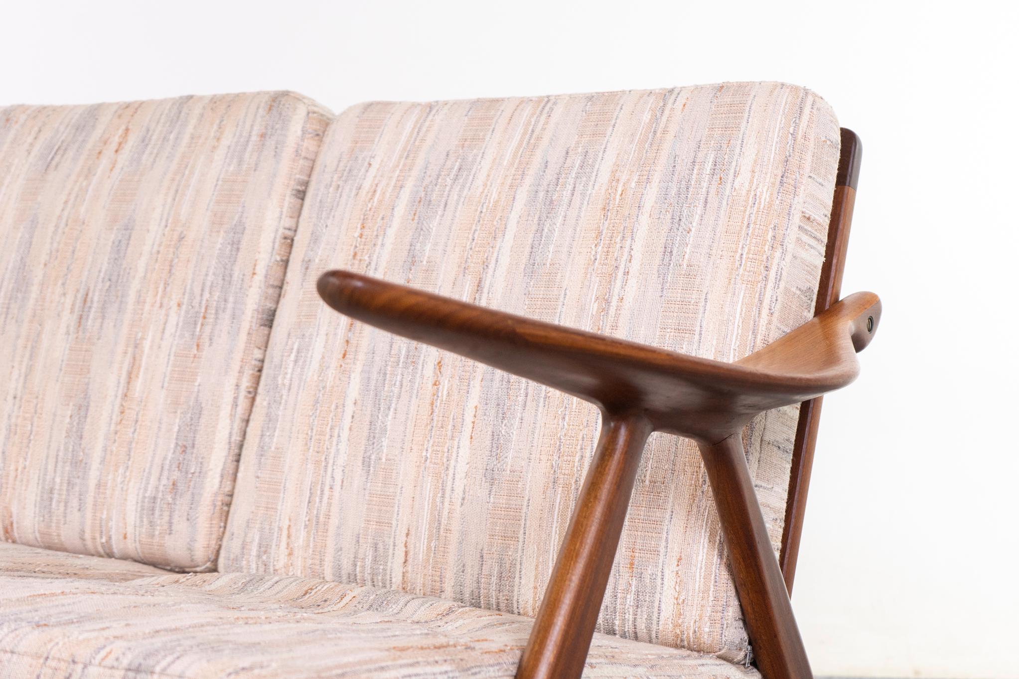 Scandinavo moderno Divano in teak danese della metà del secolo scorso di Arne Hovmand-Olsen in vendita