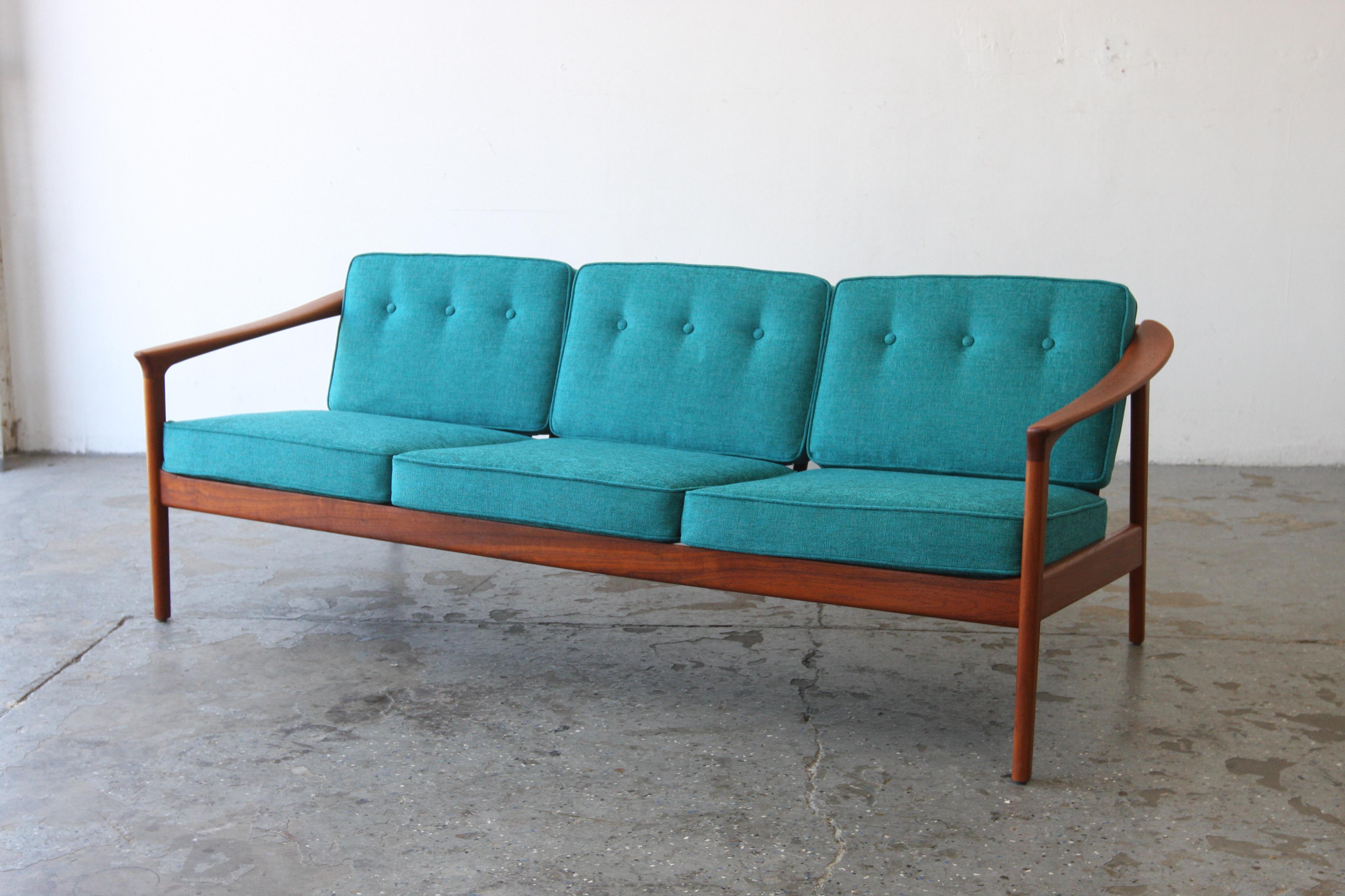 Danish Mid Century Modern teak Sofa by Folke Ohlsson for Dux Model 72-S In Good Condition For Sale In Las Vegas, NV
