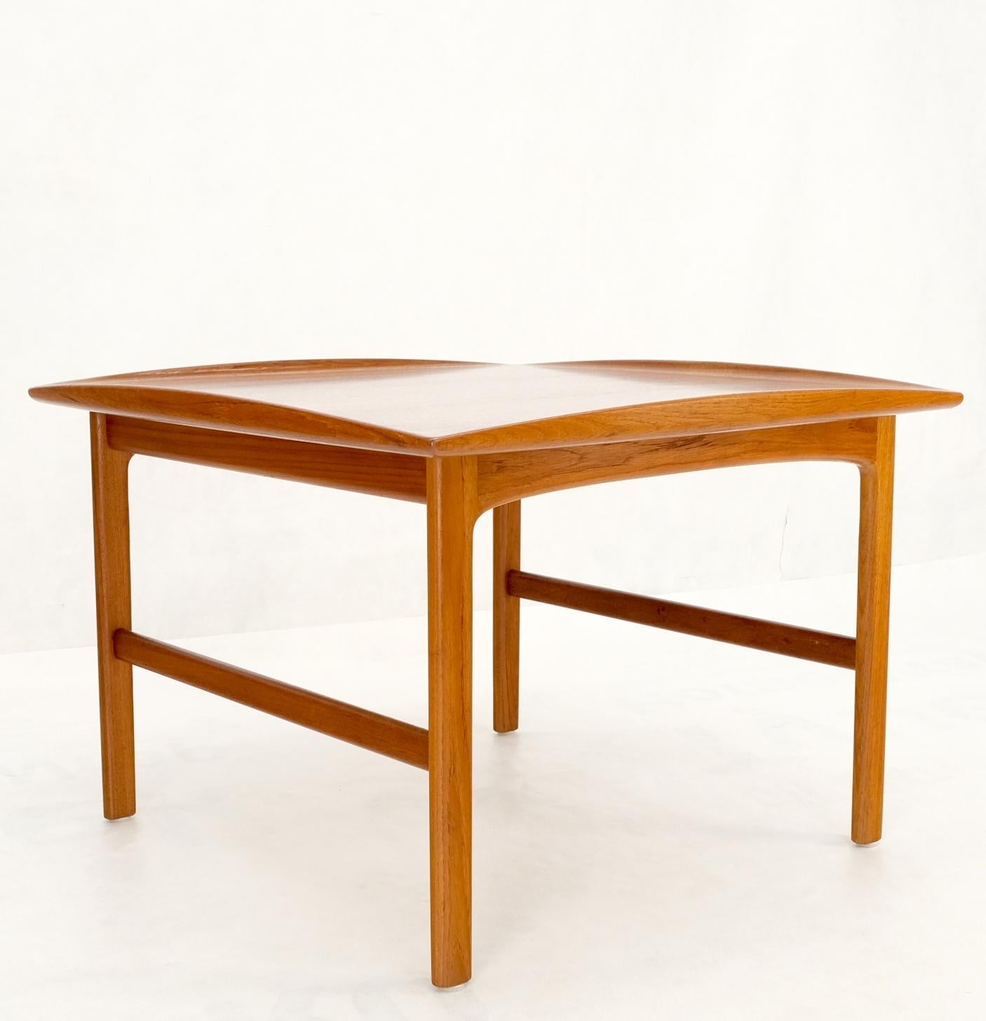 Dänischer Mid-Century Modern-Couchtisch aus Teakholz mit quadratischen gerollten Kanten, MINT! im Angebot 5