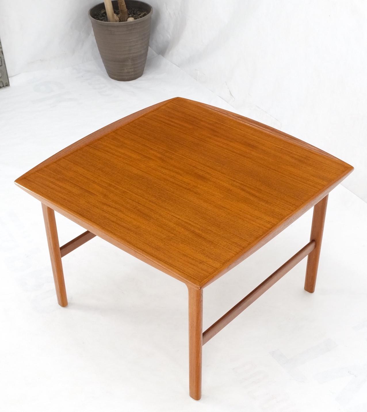 Dänischer Mid-Century Modern-Couchtisch aus Teakholz mit quadratischen gerollten Kanten, MINT! im Angebot 6