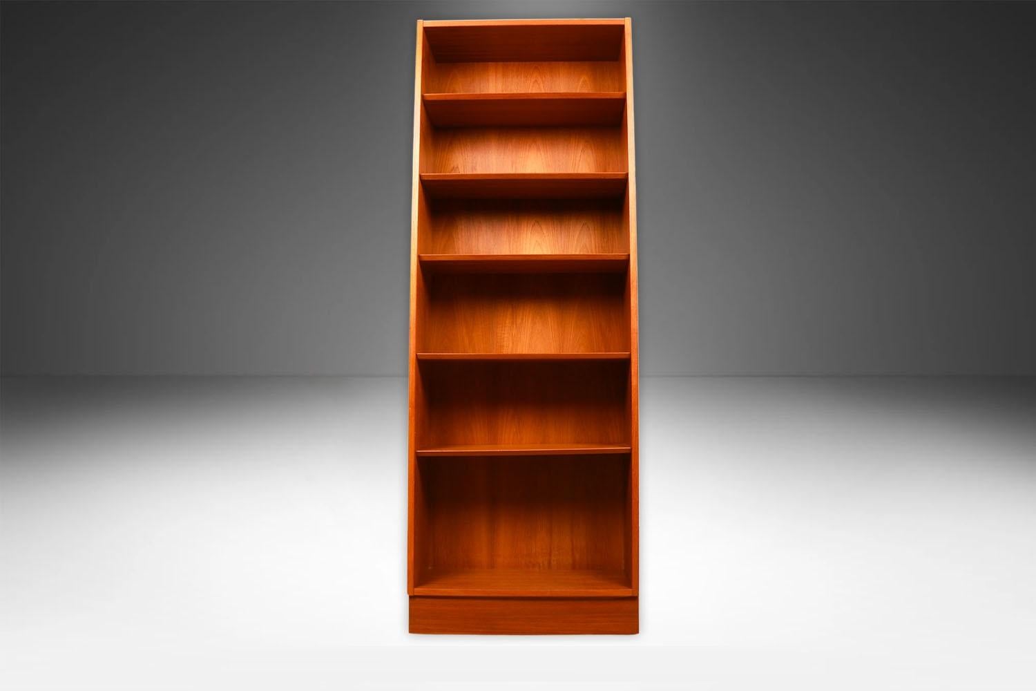 Dänisches Mid Century Modernes Teakholz Hochregal Poul Hundevad im Angebot 2