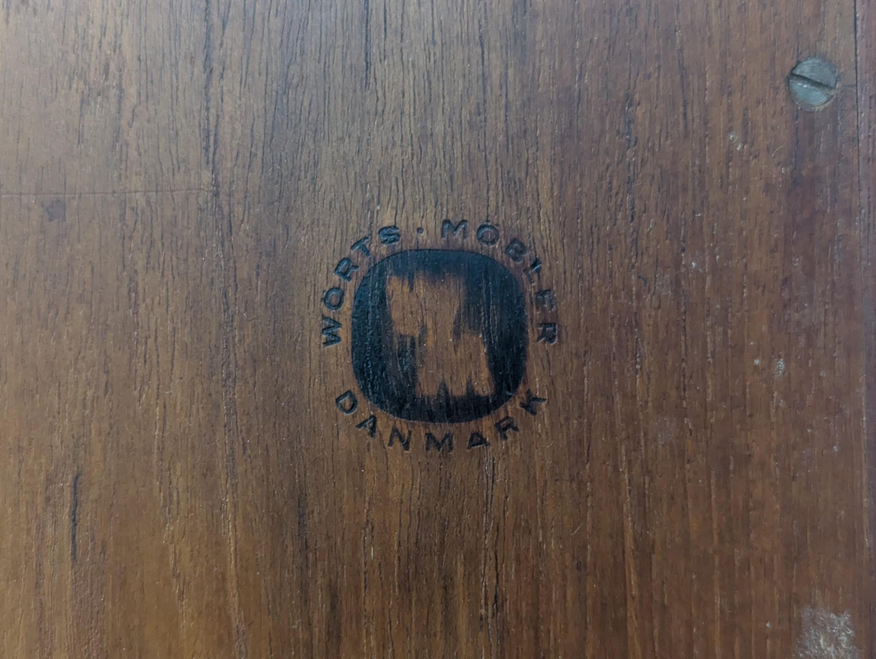 Dänische Tambour-Tür-Anrichte aus Teakholz von Worts Mobler, Mid-Century Modern, ca. 1960er Jahre im Angebot 5