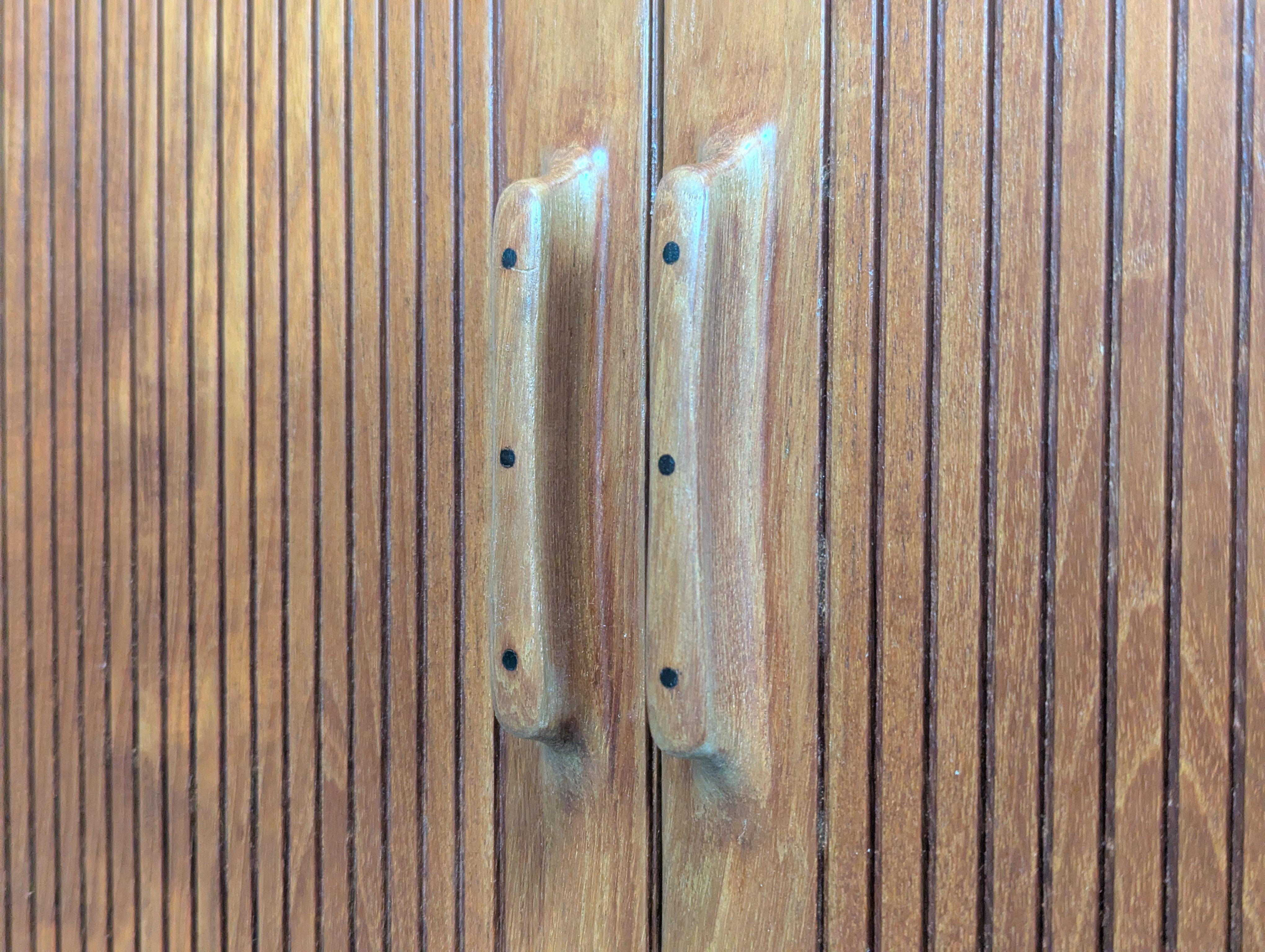 Dänische Tambour-Tür-Anrichte aus Teakholz von Worts Mobler, Mid-Century Modern, ca. 1960er Jahre im Angebot 7