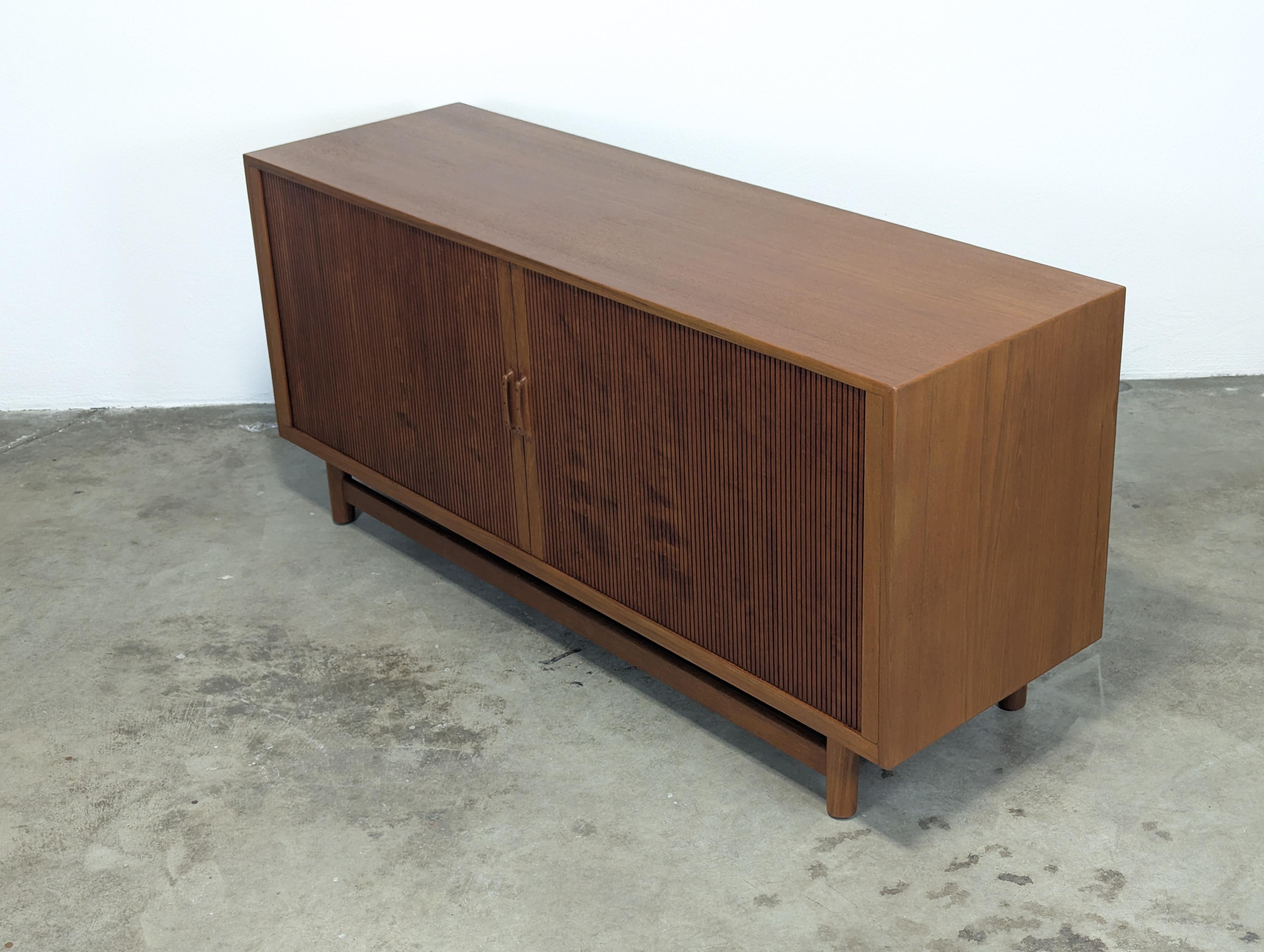Dänische Tambour-Tür-Anrichte aus Teakholz von Worts Mobler, Mid-Century Modern, ca. 1960er Jahre im Angebot 13