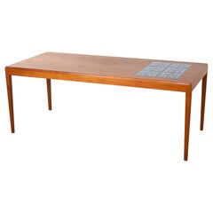 Table basse danoise en teck et carrelage The Modernity