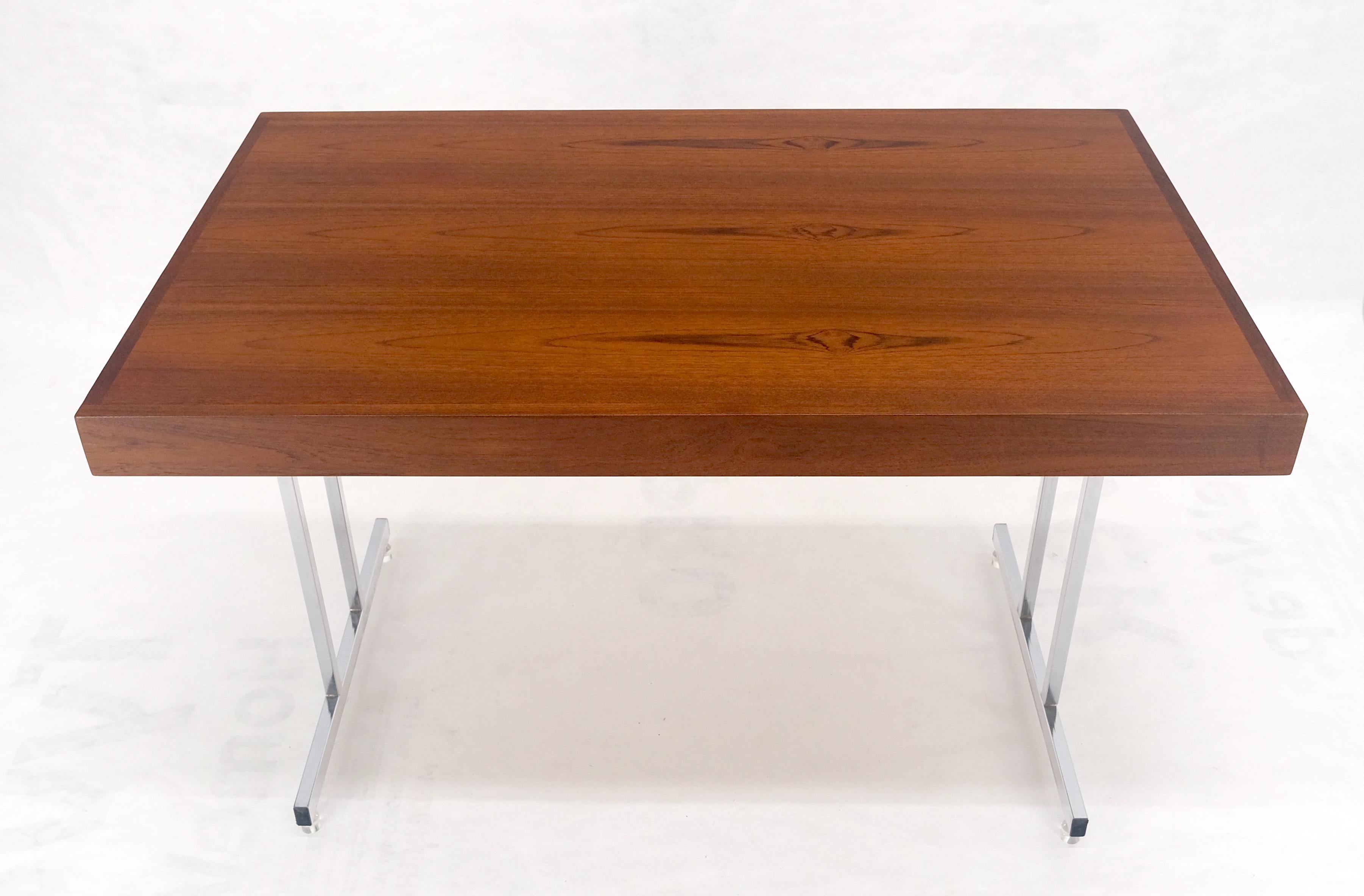 Danese Scrivania Foldes danese del Medio Secolo Moderno con piano in teak e gambe cromate, menta in vendita