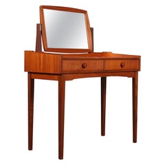 Coiffeuse danoise en teck:: moderne du milieu du siècle:: C.1960