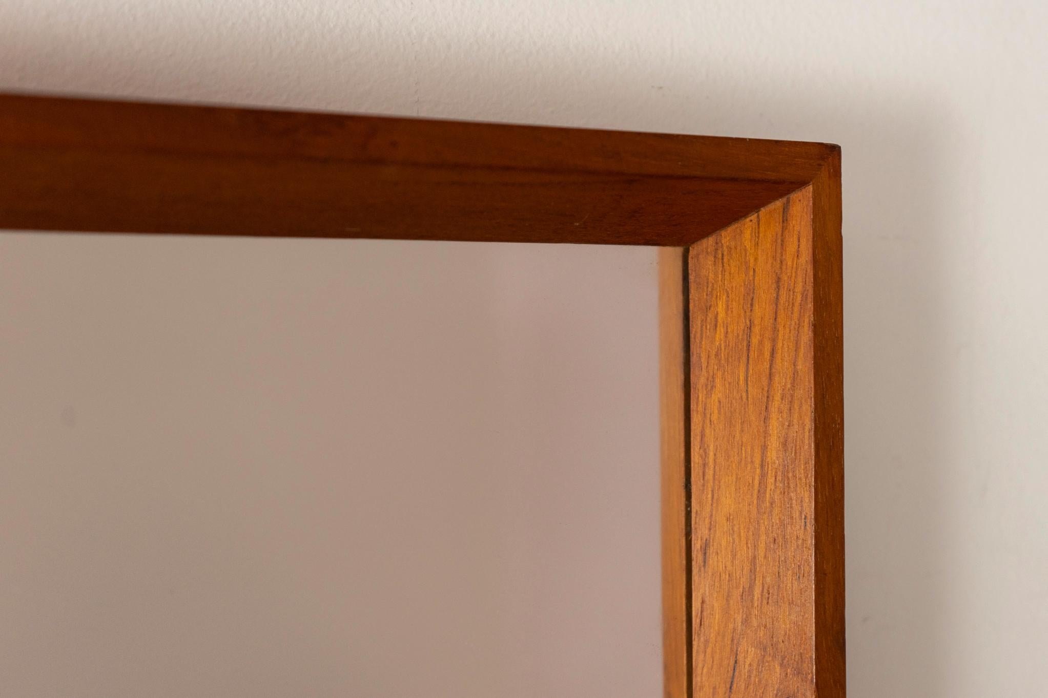 Scandinave moderne Miroir mural danois en teck moderne du milieu du siècle en vente