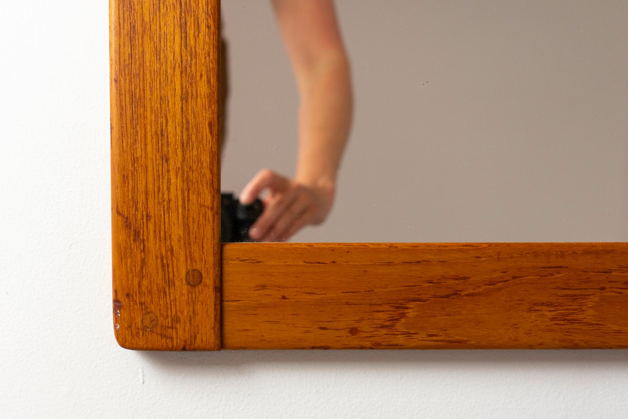 Scandinave moderne Miroir mural danois en teck moderne du milieu du siècle en vente
