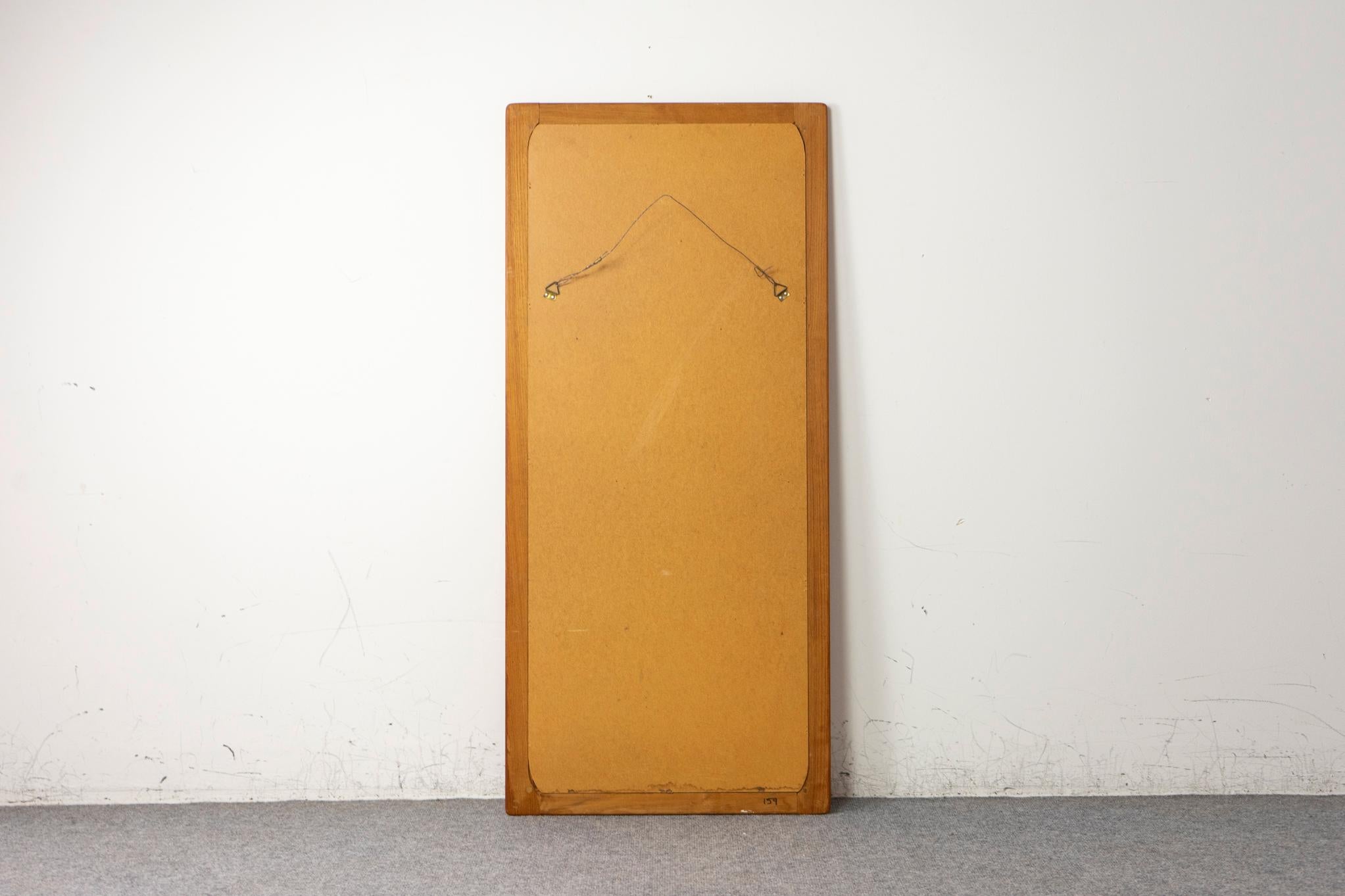 Miroir mural danois en teck moderne du milieu du siècle en vente 2