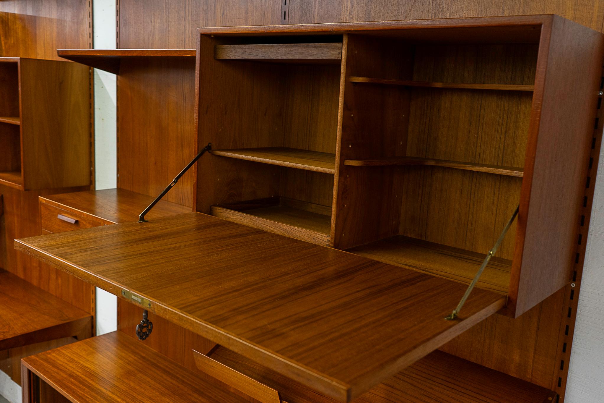 Danish Mid-Century Modern Teak Wall System by Kai Kristiansen In Good Condition In VANCOUVER, CA