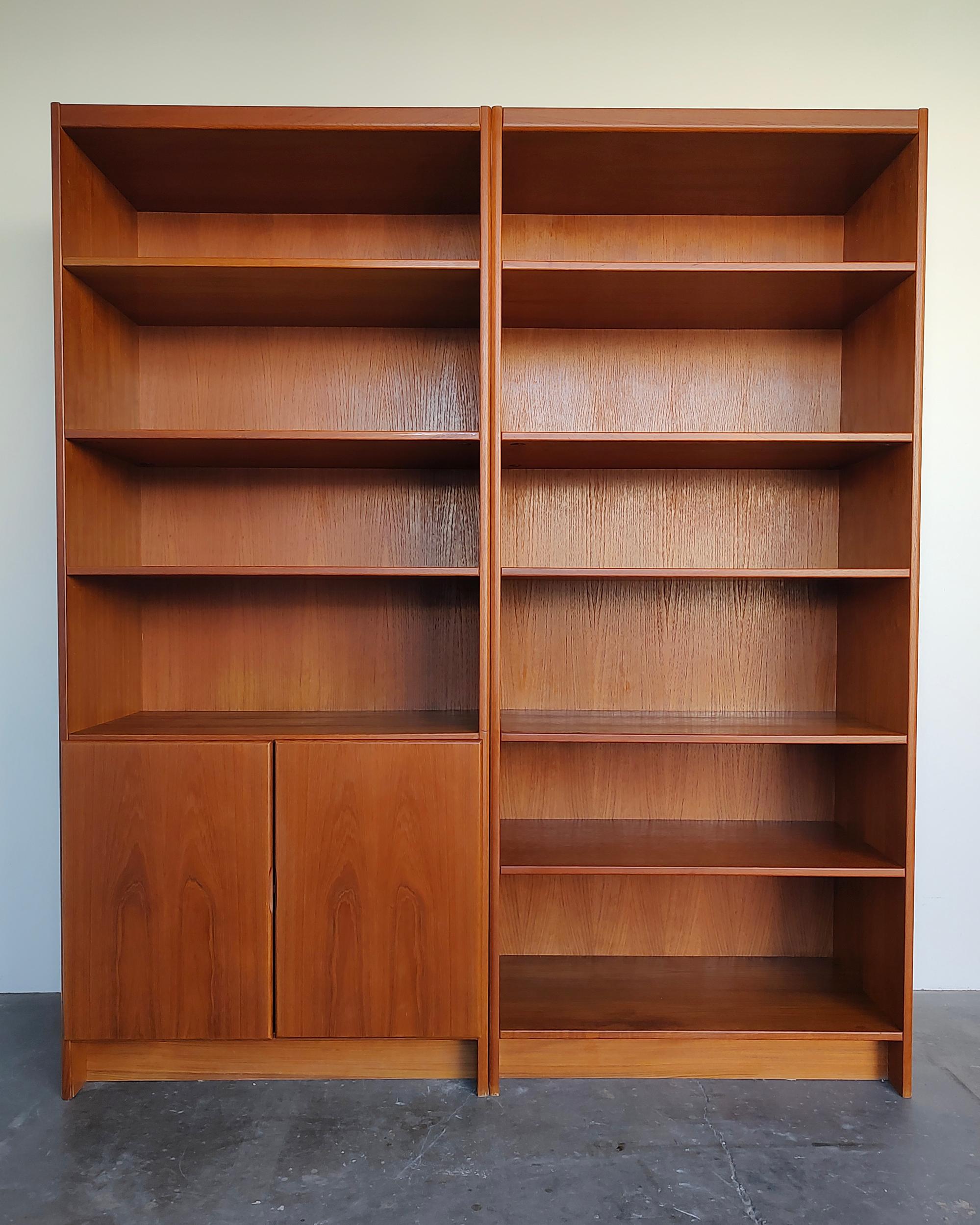 Danish Mid-Century Modern Teak Wood Tall Shelf Bookshelf Bookcase For Sale 4