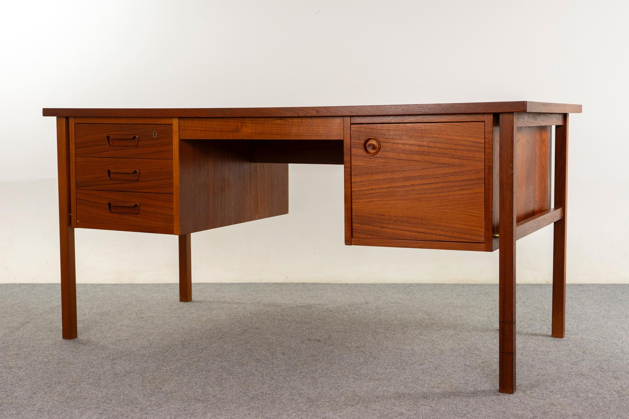 Danish Mid-Century Modern Teak Writing Desk For Sale 4