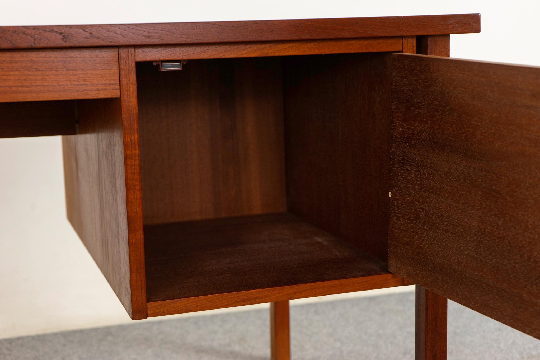Veneer Danish Mid-Century Modern Teak Writing Desk For Sale
