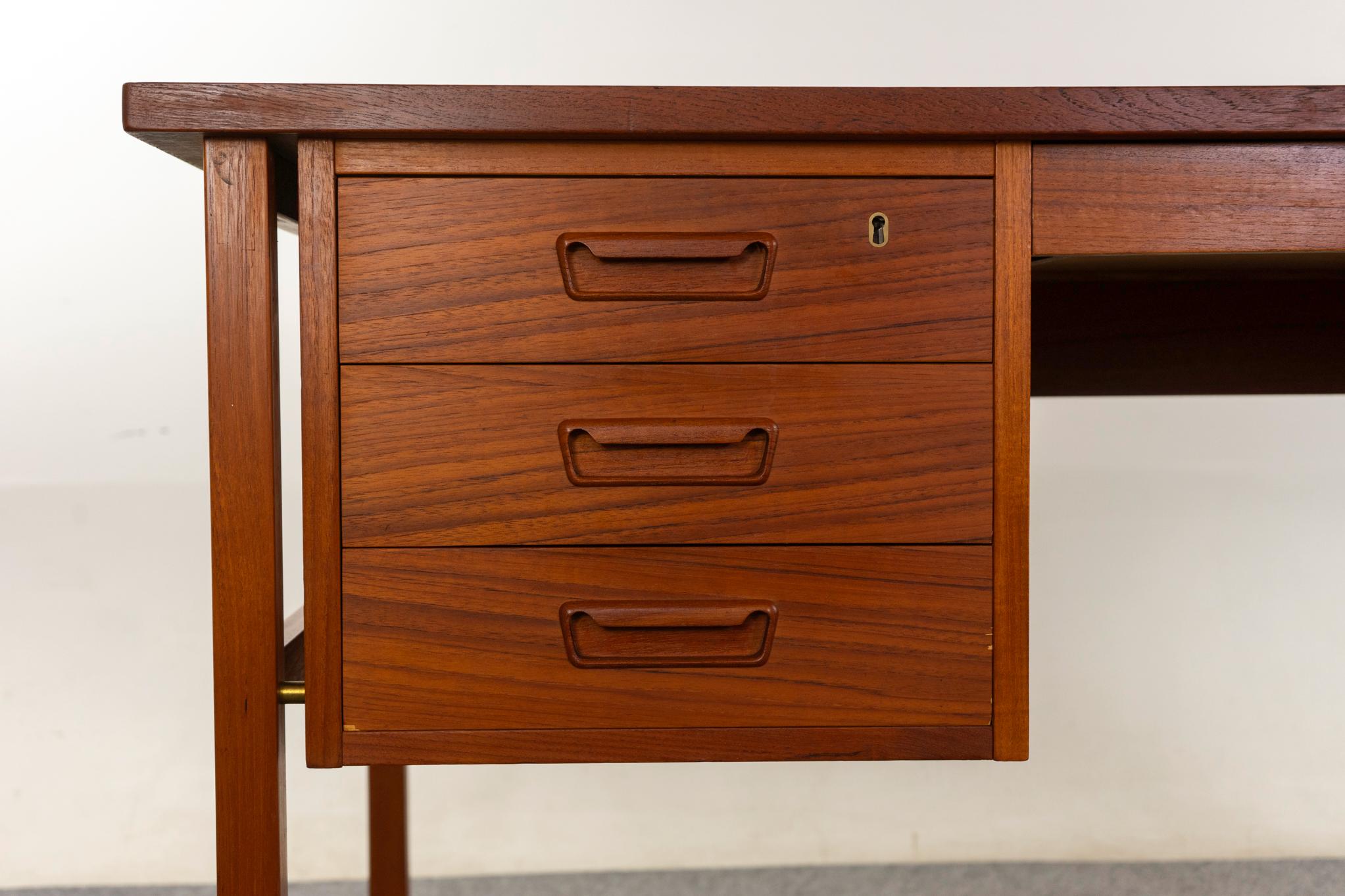 Danish Mid-Century Modern Teak Writing Desk For Sale 2