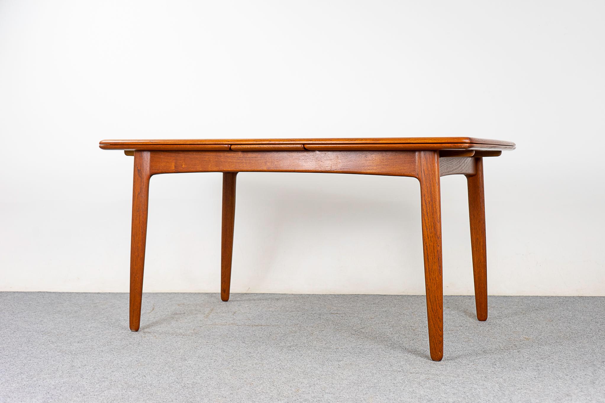 Danish Mid-Century Modern Teakdraw Leaf Dining Table by Svend Madsen For Sale 5