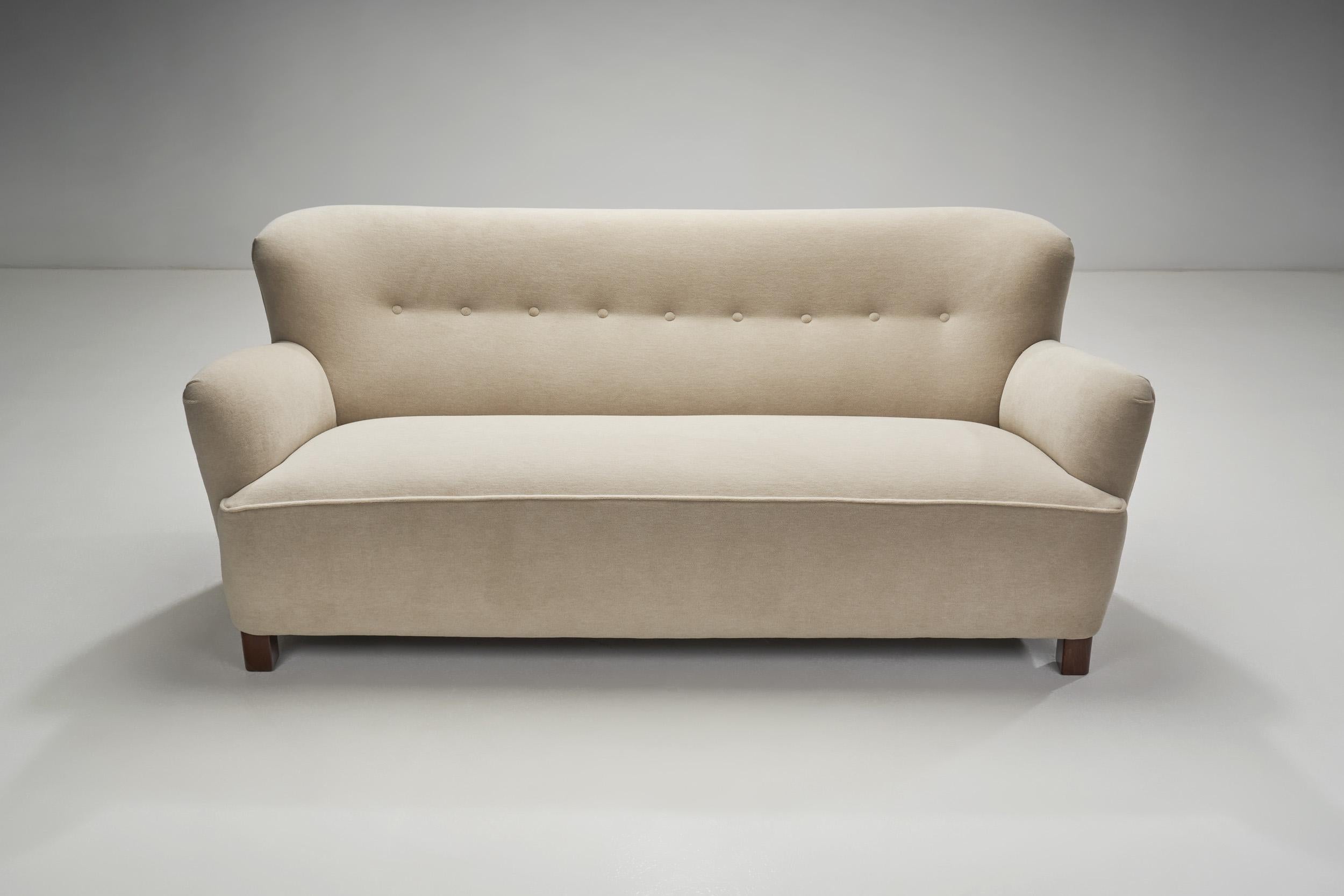 Dänisches Dreisitzer-Sofa aus der Mitte des Jahrhunderts, Dänemark, ca. 1950er Jahre im Angebot 1