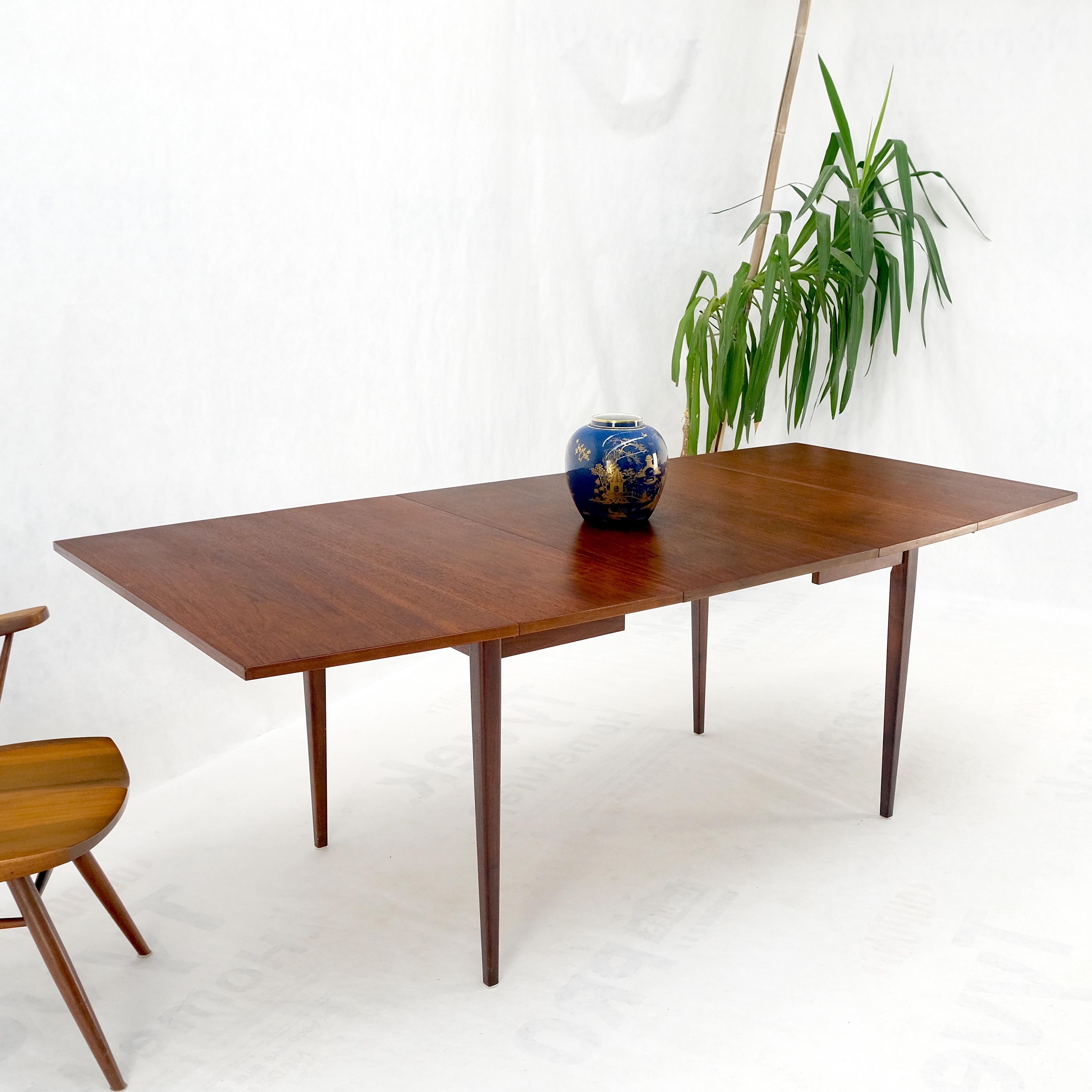 Danish Mid-Century Modern Walnut Drop Leaf Dining Table W/ Extension Leaf Mint! For Sale 2