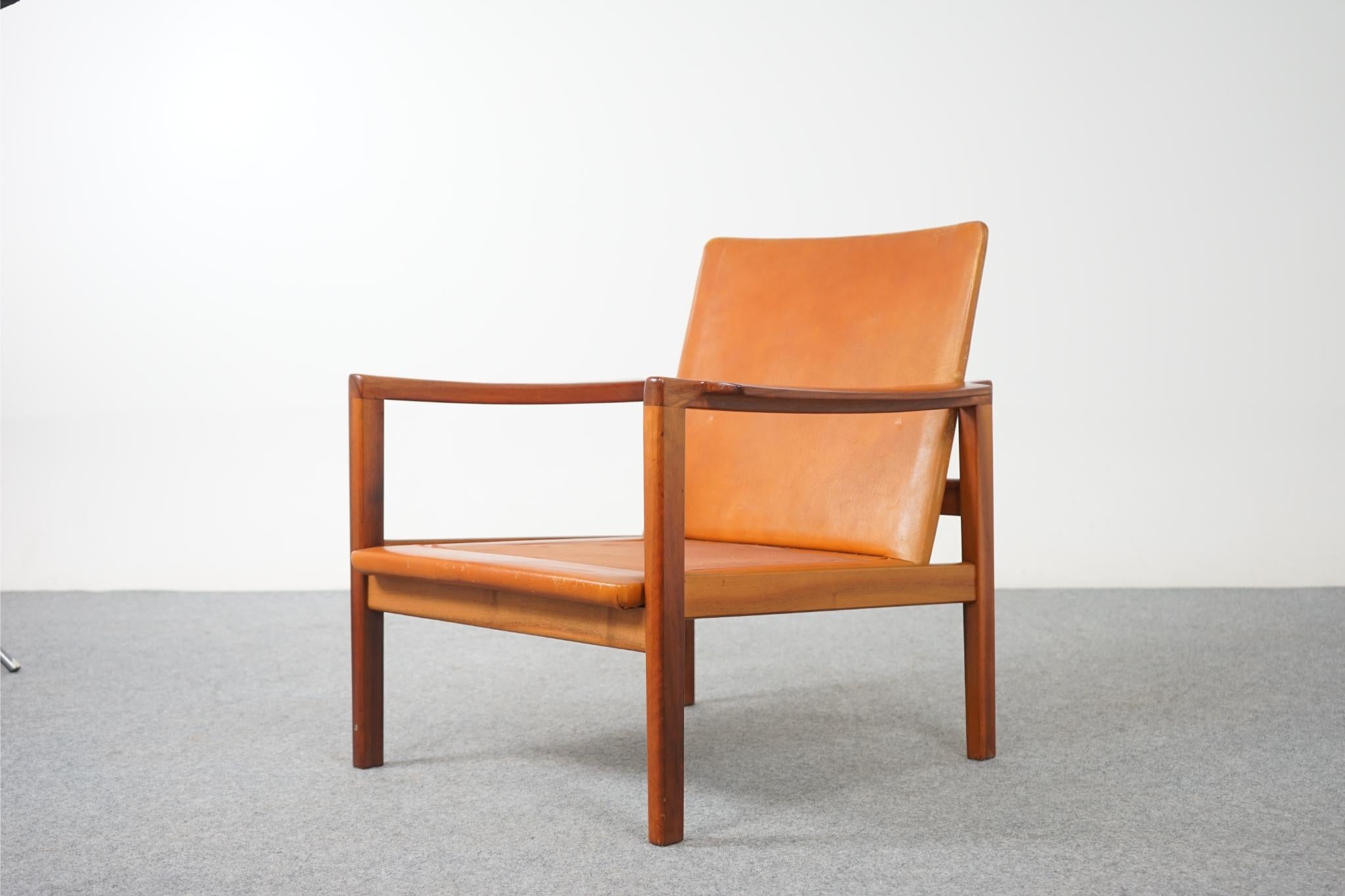 Danish Mid-Century Modern Walnut Easy Chair 8