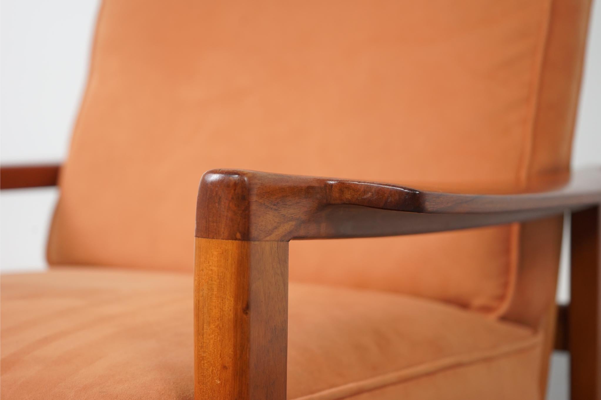 Scandinavian Modern Danish Mid-Century Modern Walnut Easy Chair