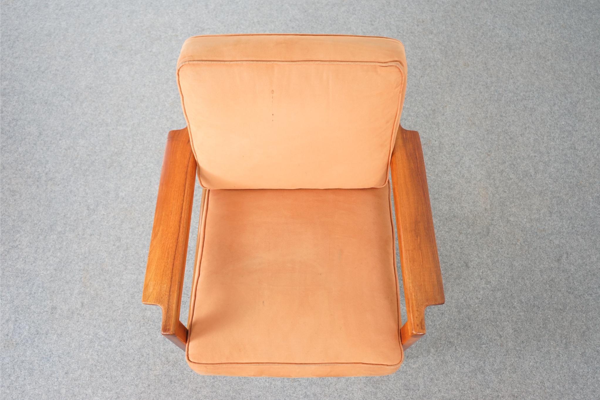 Danish Mid-Century Modern Walnut Easy Chair In Good Condition In VANCOUVER, CA