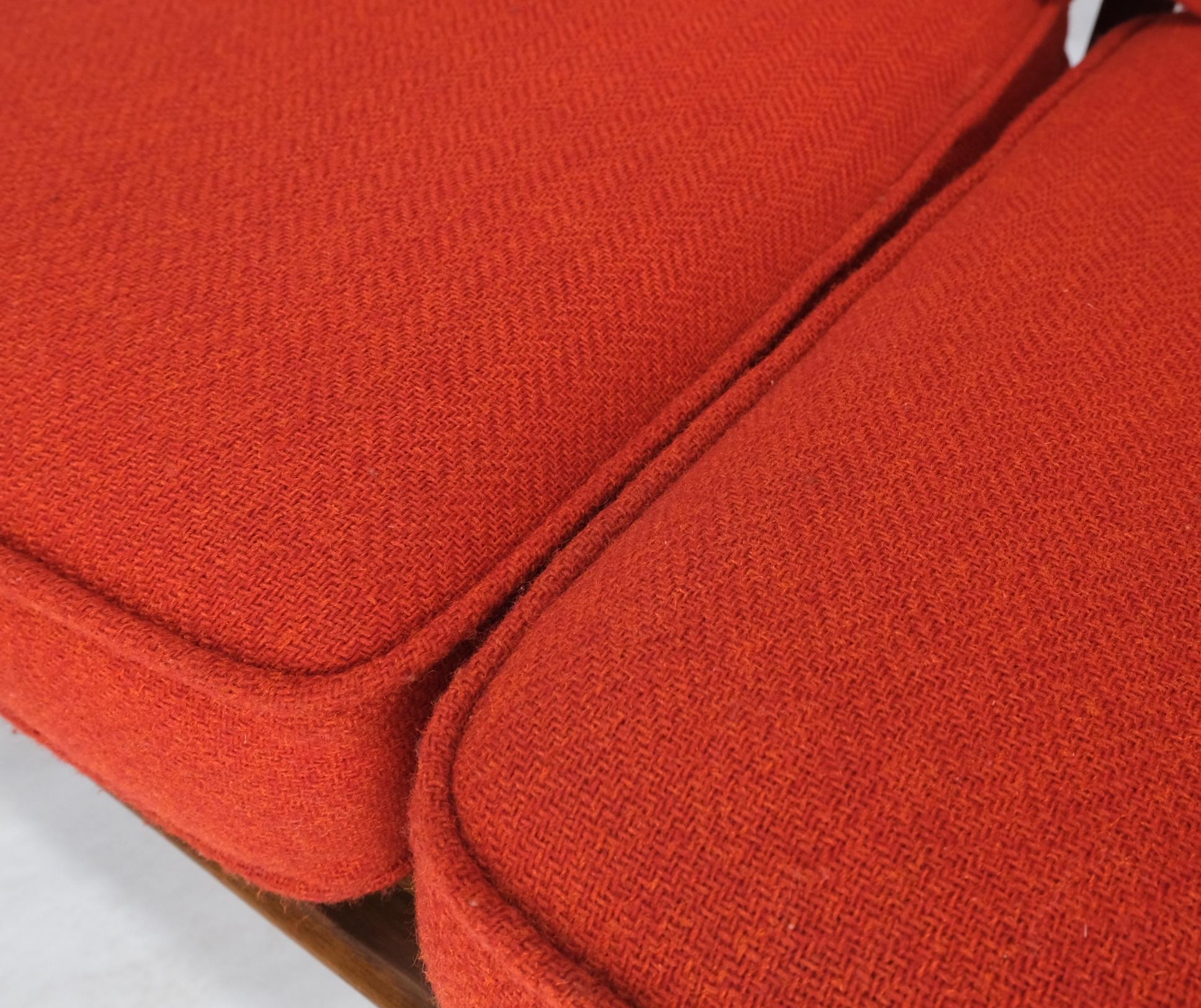 Chaise longue danoise en noyer The Moderns Settee Loveseat Couch Sofa Set en vente 4