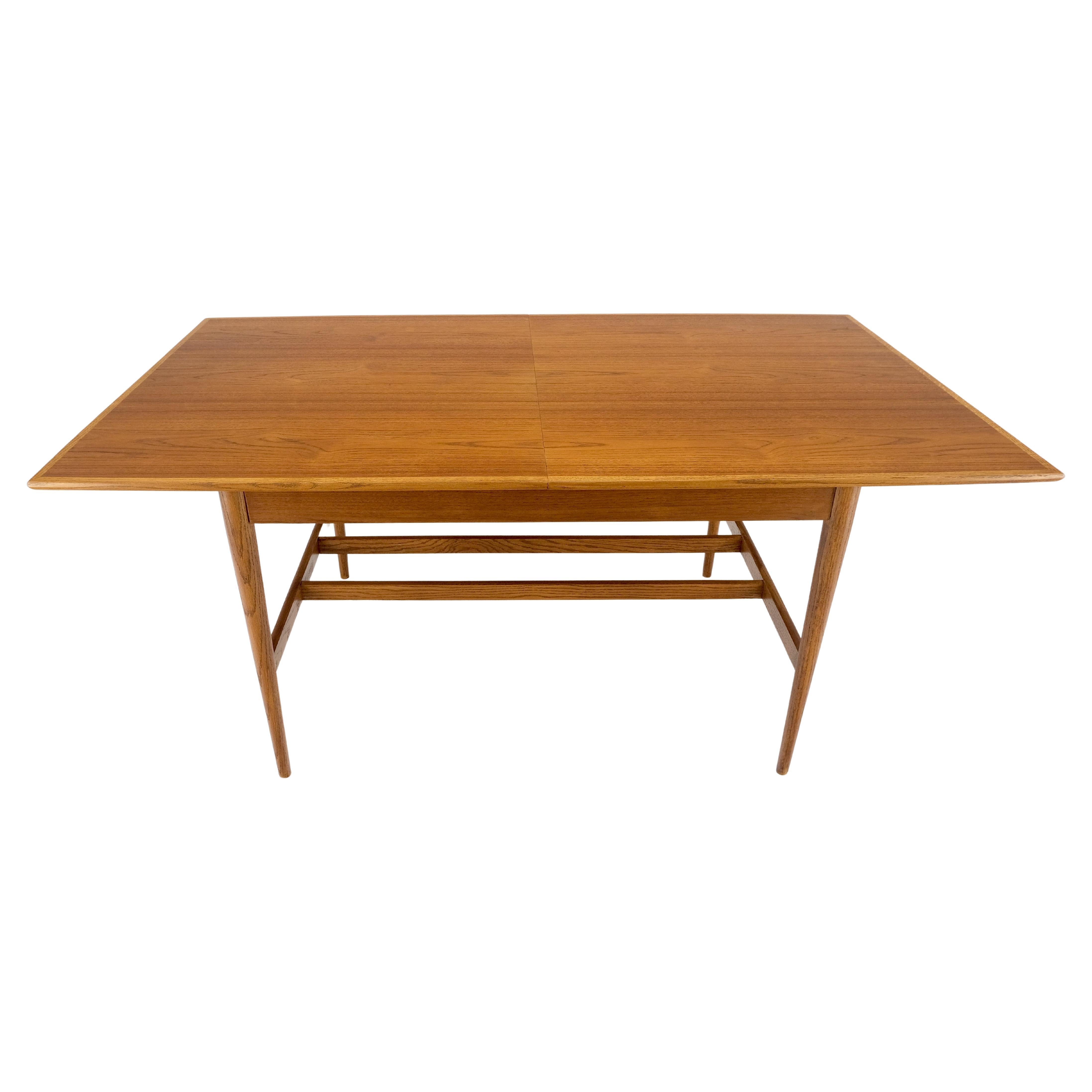 Table à écrire de salle à manger danoise du milieu du siècle dernier, en noyer, à base de brancards MINT