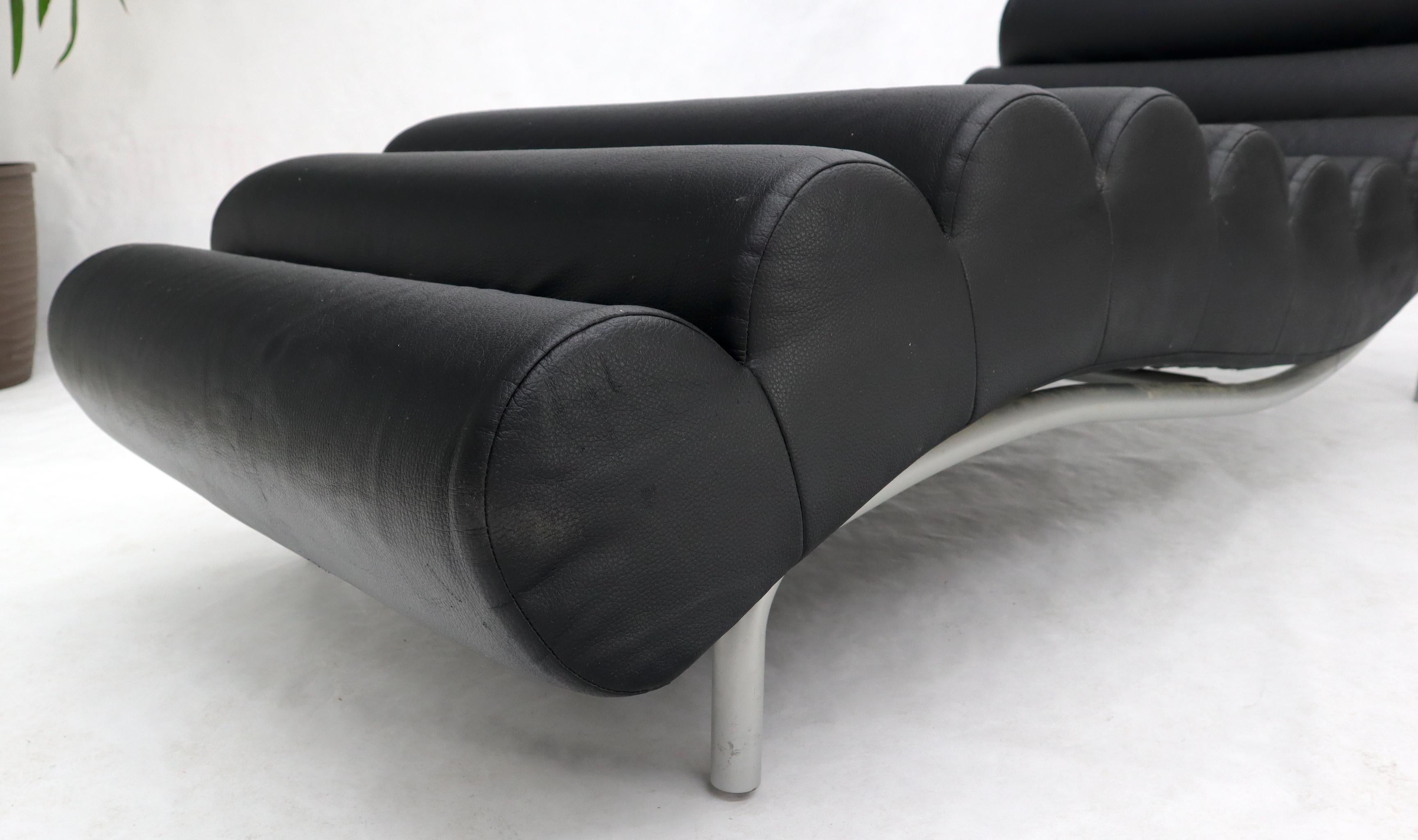 Danish Mid-Century Modern Wave Shape Chaise Lounge Chair, Denmark 2