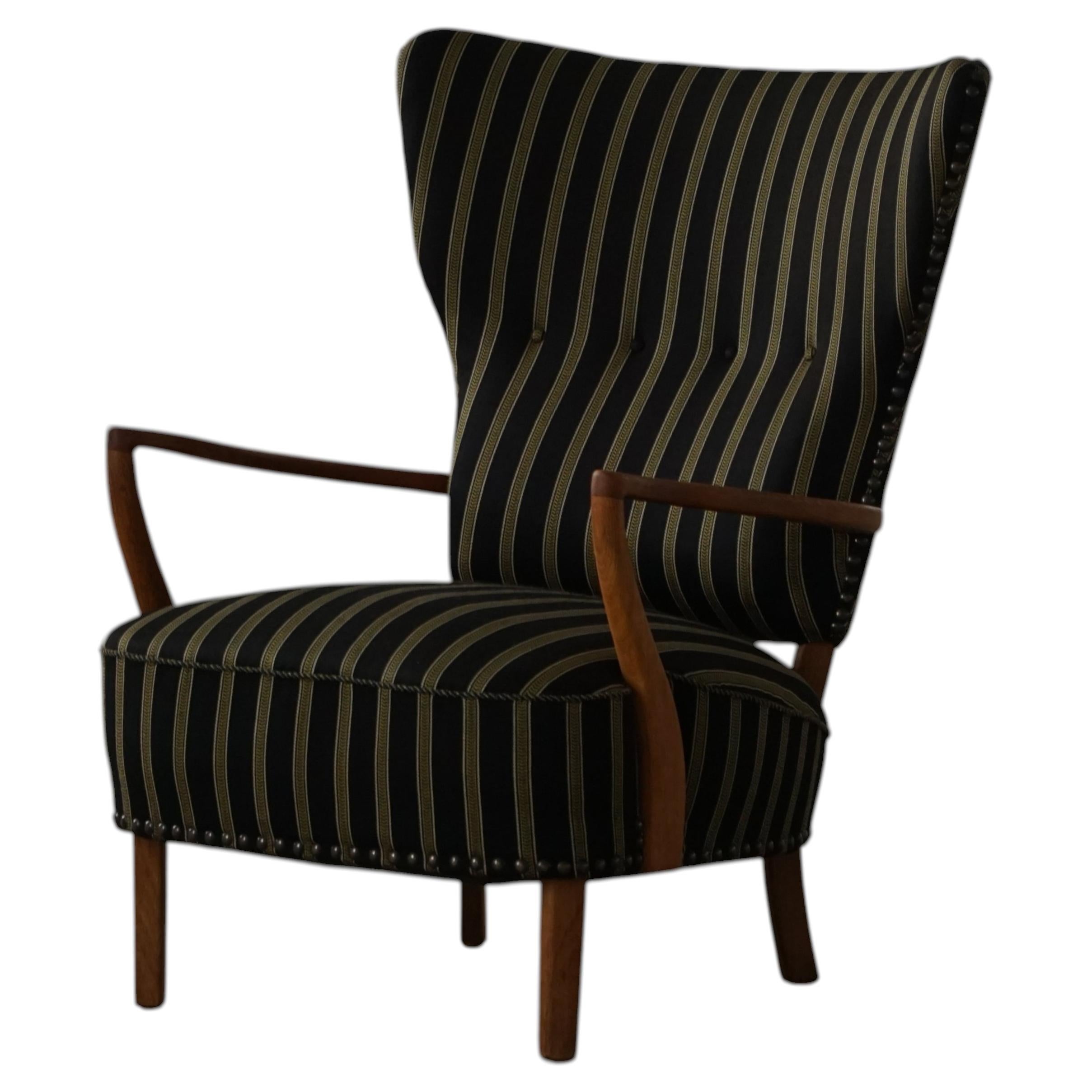 Danish Mid Century Modern, Wingback Lounge Chair in Oak, Viggo Boesen, 1950s