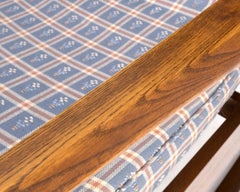 Fauteuil de salon à bascule danois à haut dossier en laine, tapissé, de style moderne du milieu du siècle dernier