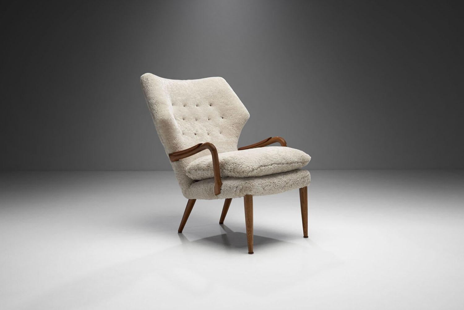 “Danish Modern” is a recognized term around the world standing for the characteristic style of Danish design created during the mid-20th century. Like this easy chair, Scandinavian cabinetmakers’ seating designs are generally characterized by