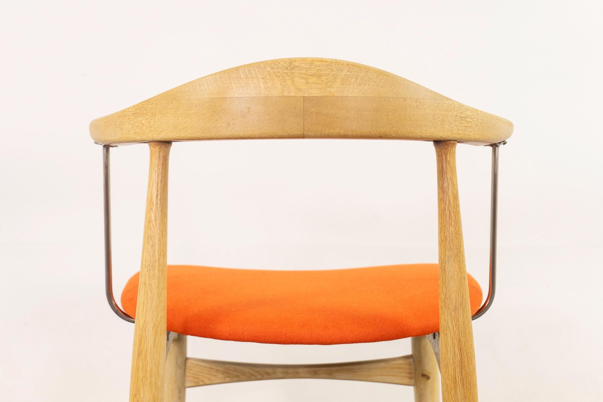 Danish Mid-Century Oak Armchair For Sale 3