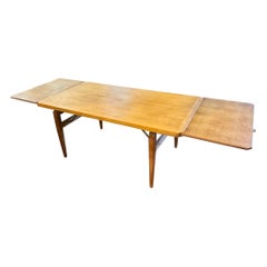 Dänischer Esstisch aus Eiche im Mid-Century-Stil