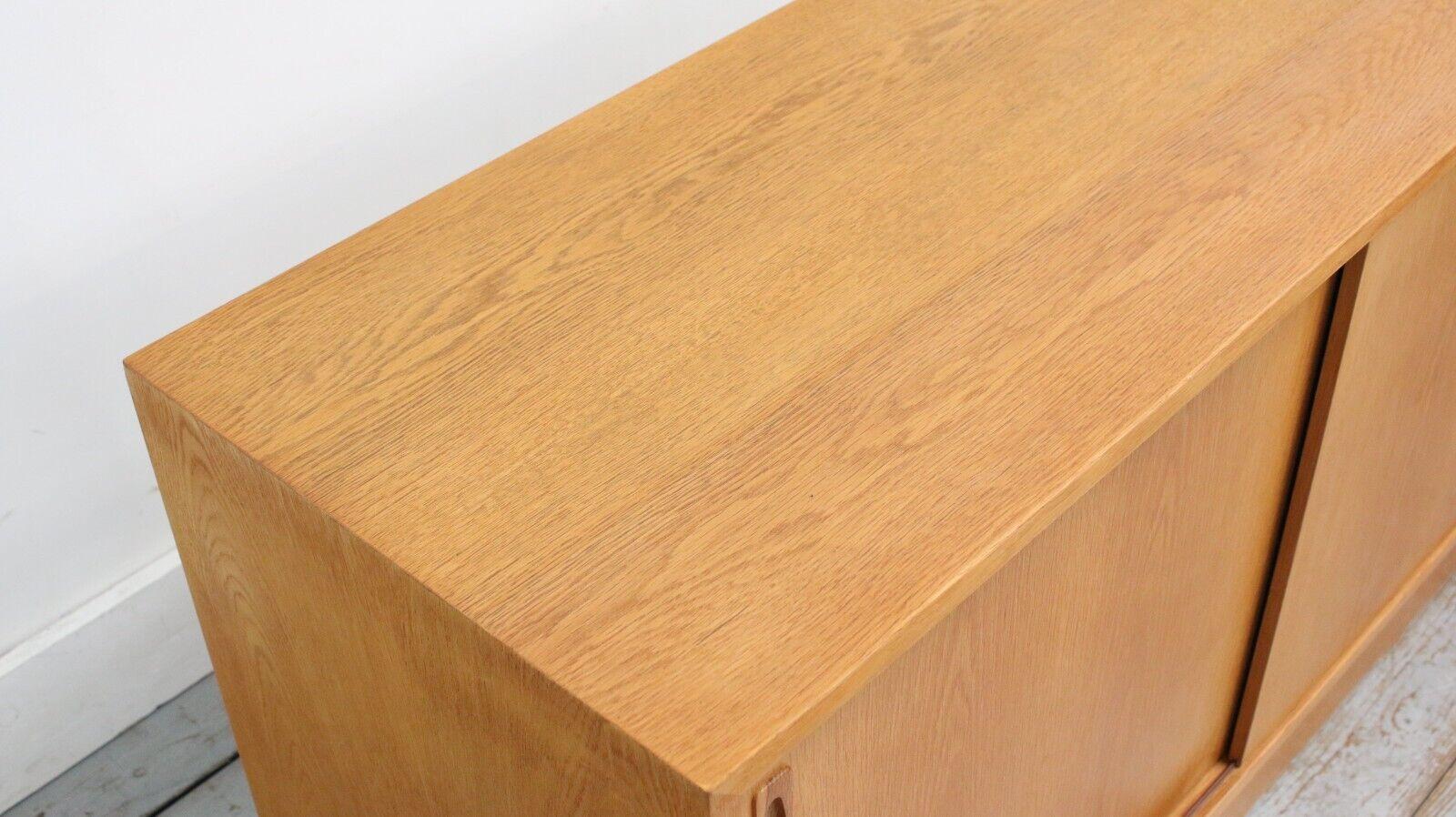Danish Mid Century Oak Media Sideboard Cabinet In Good Condition In STOKE ON TRENT, GB