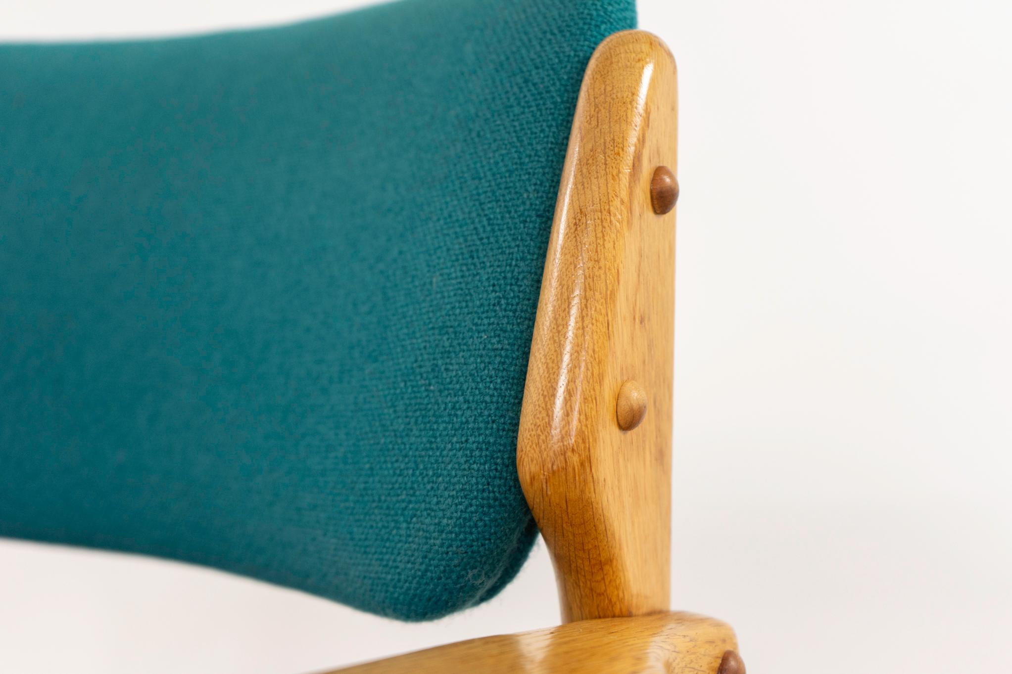 Danese Poltrona danese di metà secolo Model 50 in Oak di Erik Buch in vendita