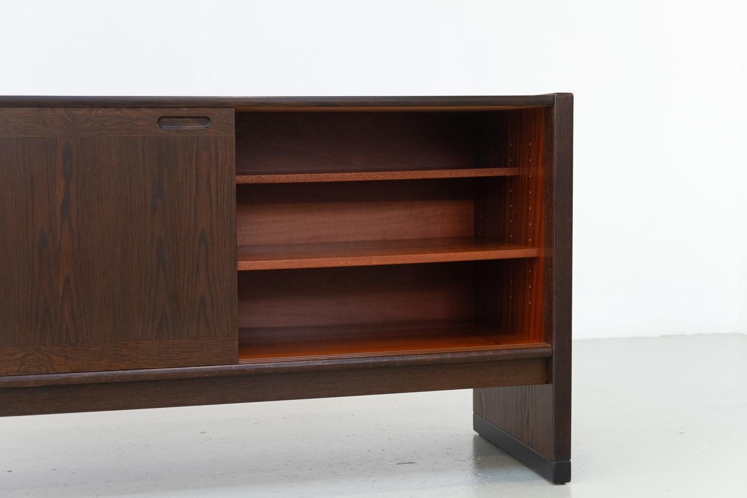 Buffet danois du milieu du siècle dernier en chêne de Skovby, années 1960. en vente 3