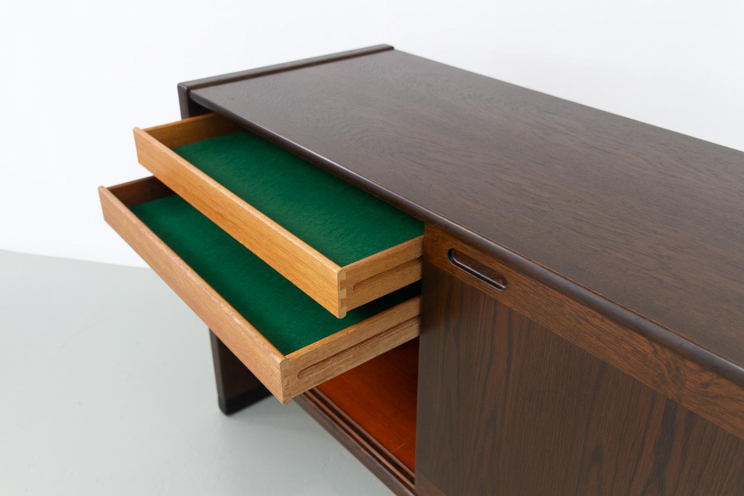 Buffet danois du milieu du siècle dernier en chêne de Skovby, années 1960. en vente 9