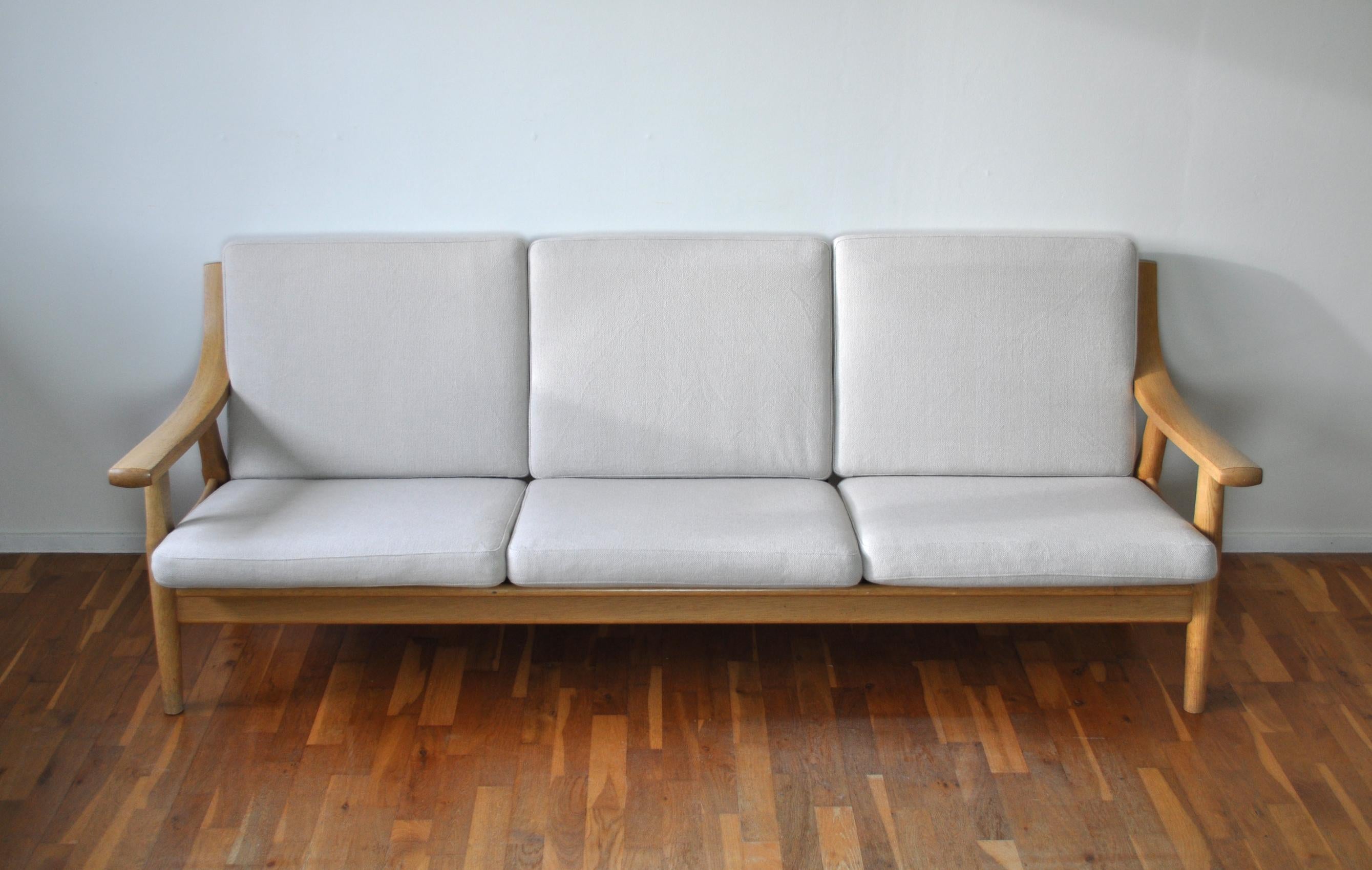 Scandinavian Modern Danish Midcentury Oak Sofa Model 530 by Hans J. Wegner for GETAMA