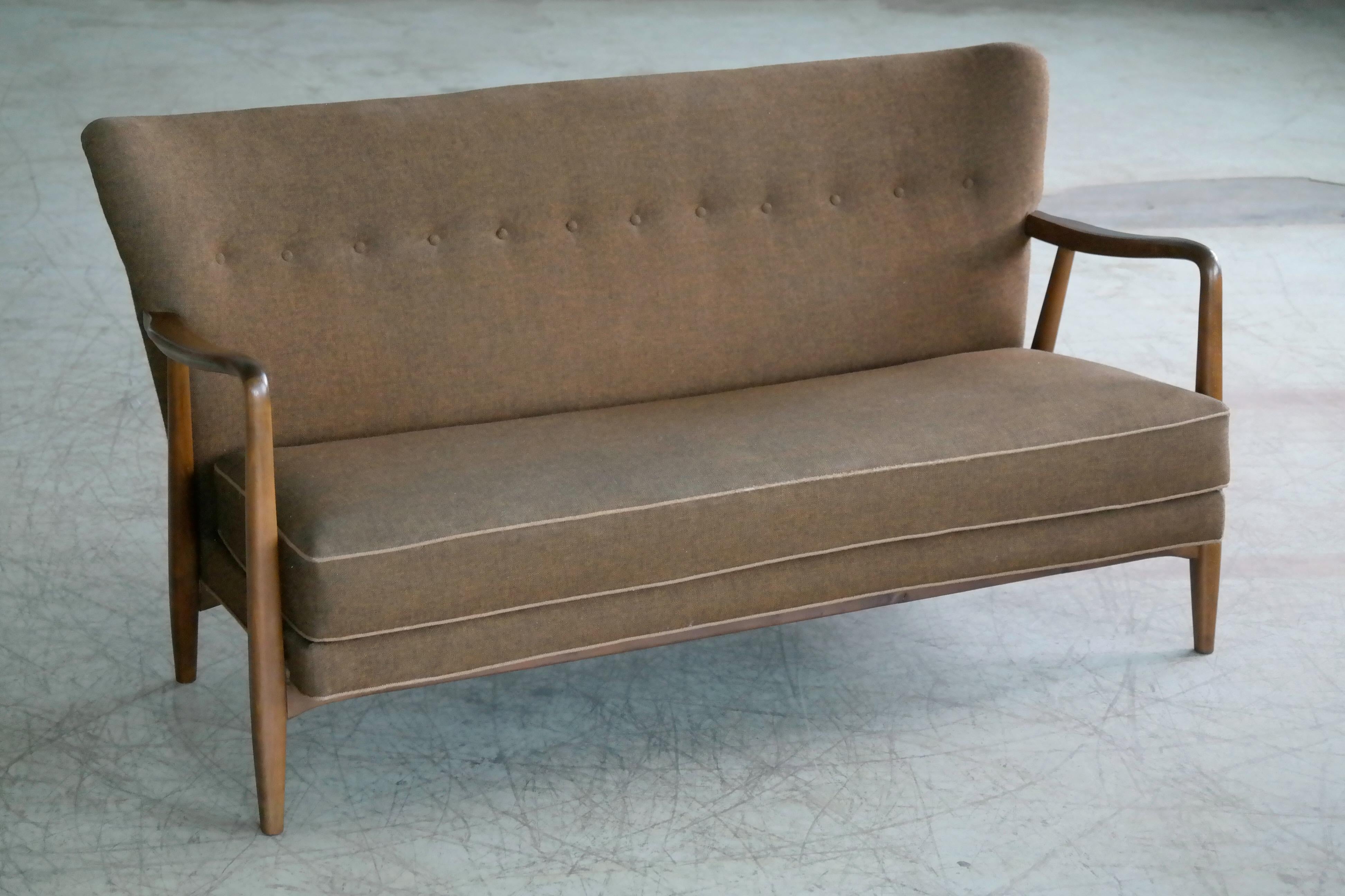 Danish Midcentury Open Arm Settee in Style of Aksel Bender Madsen In Good Condition In Bridgeport, CT