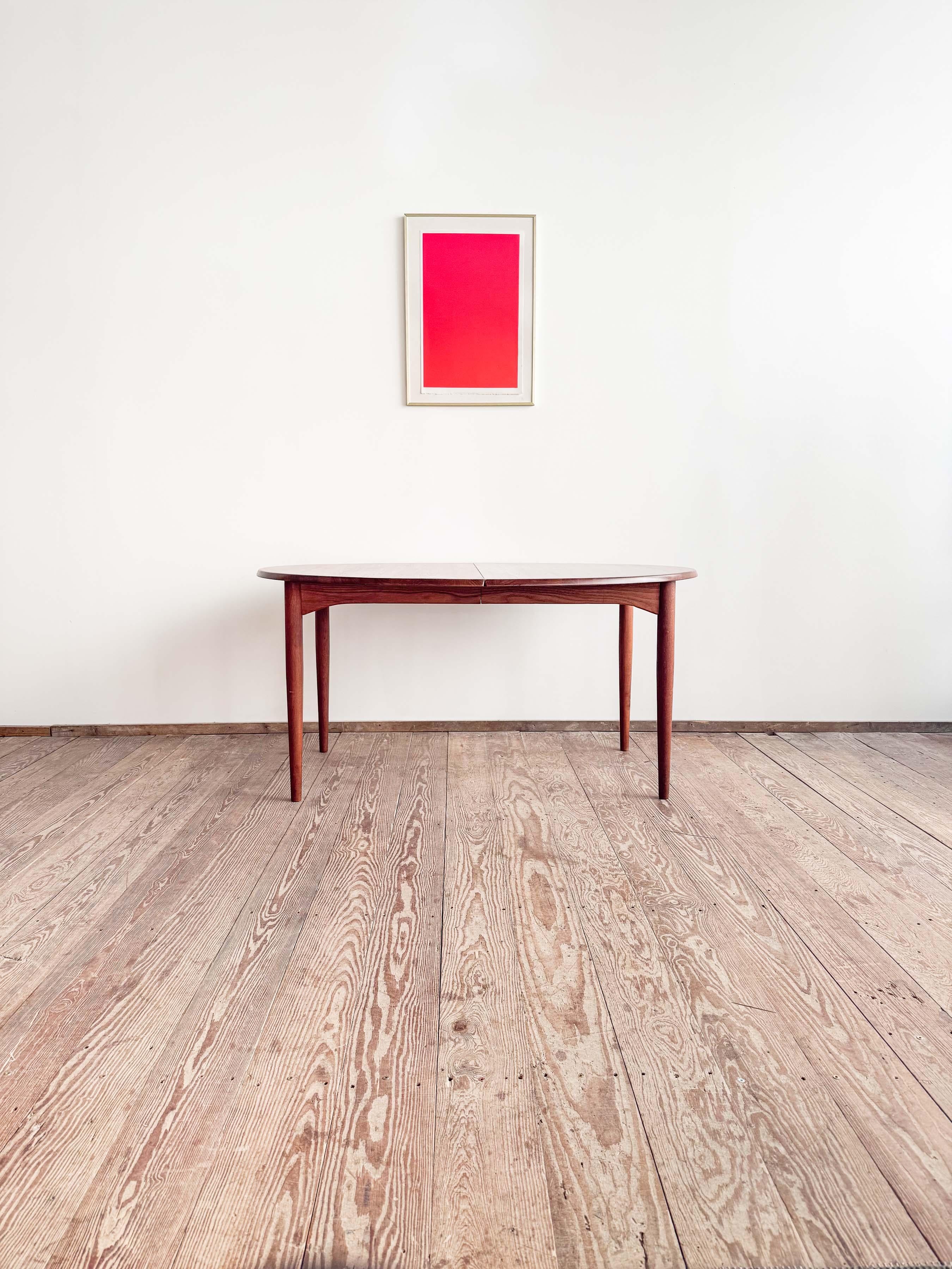Danish Mid-Century Oval Dining Table in Teak, Extendable, Denmark, 1960s In Good Condition In München, Bavaria