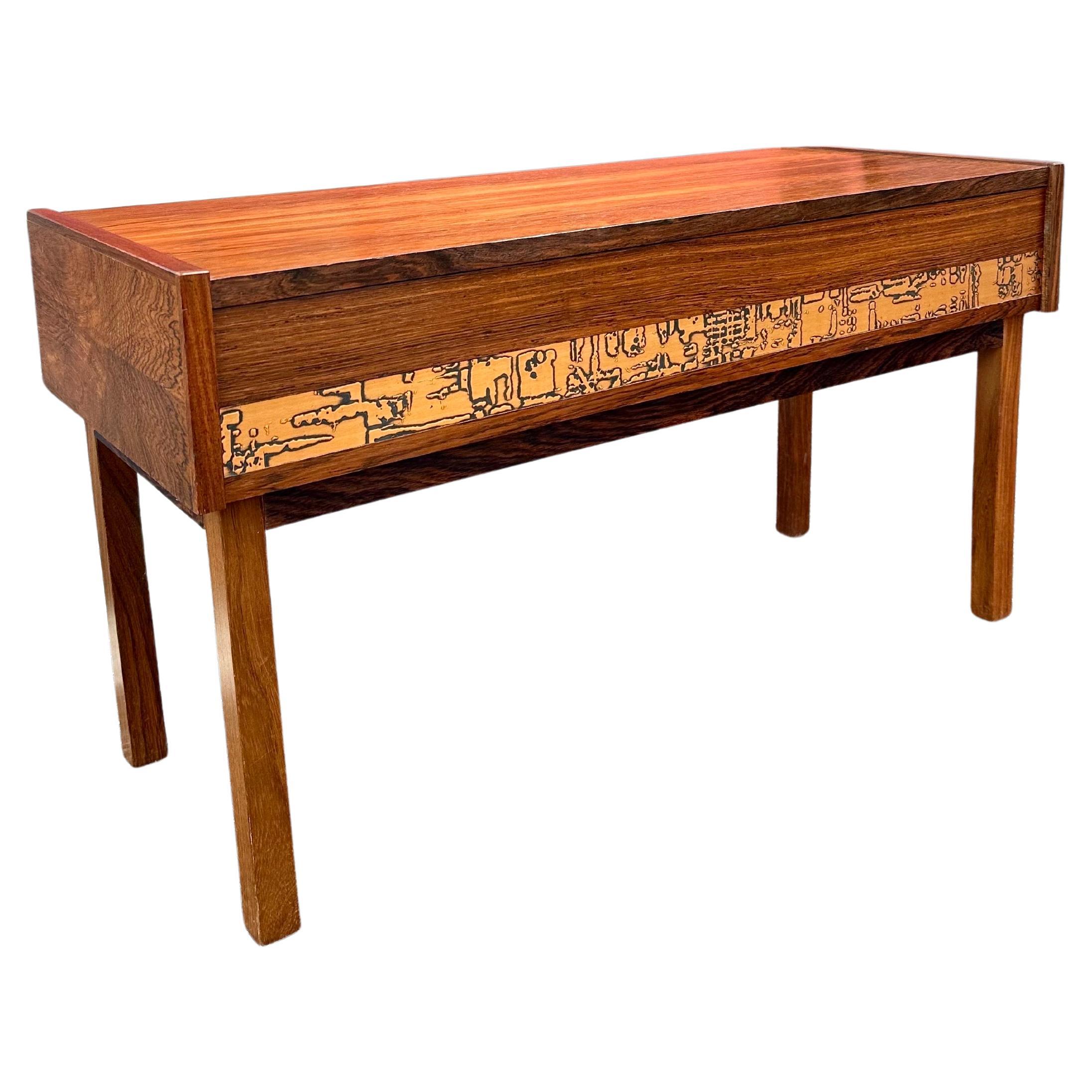 Consola danesa Mid Century Petite de palisandro y cobre de J. Holmer-Hansen