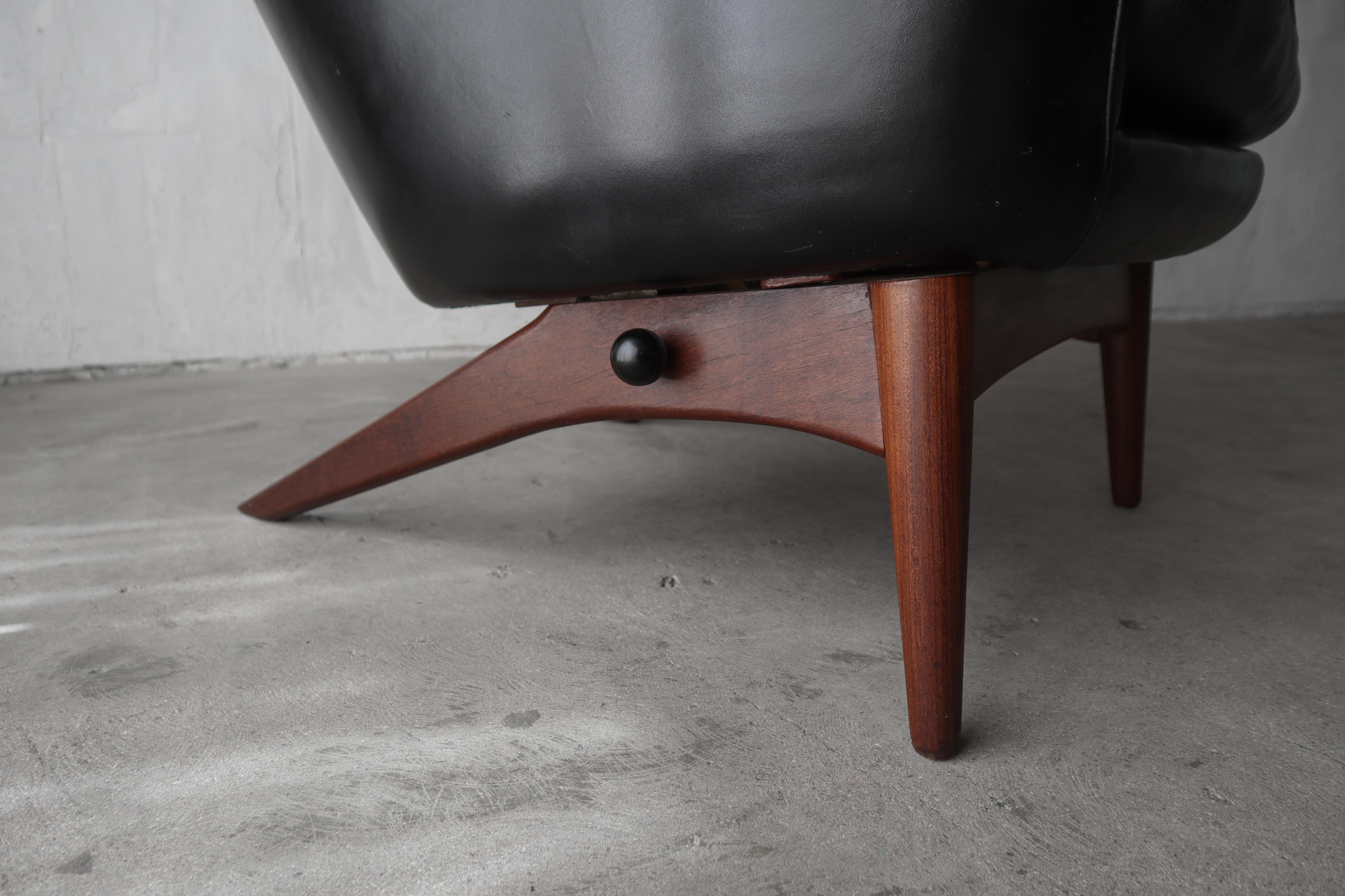 20th Century Danish Mid Century Reclining Lounge Chair by HW Klein for Bramin For Sale