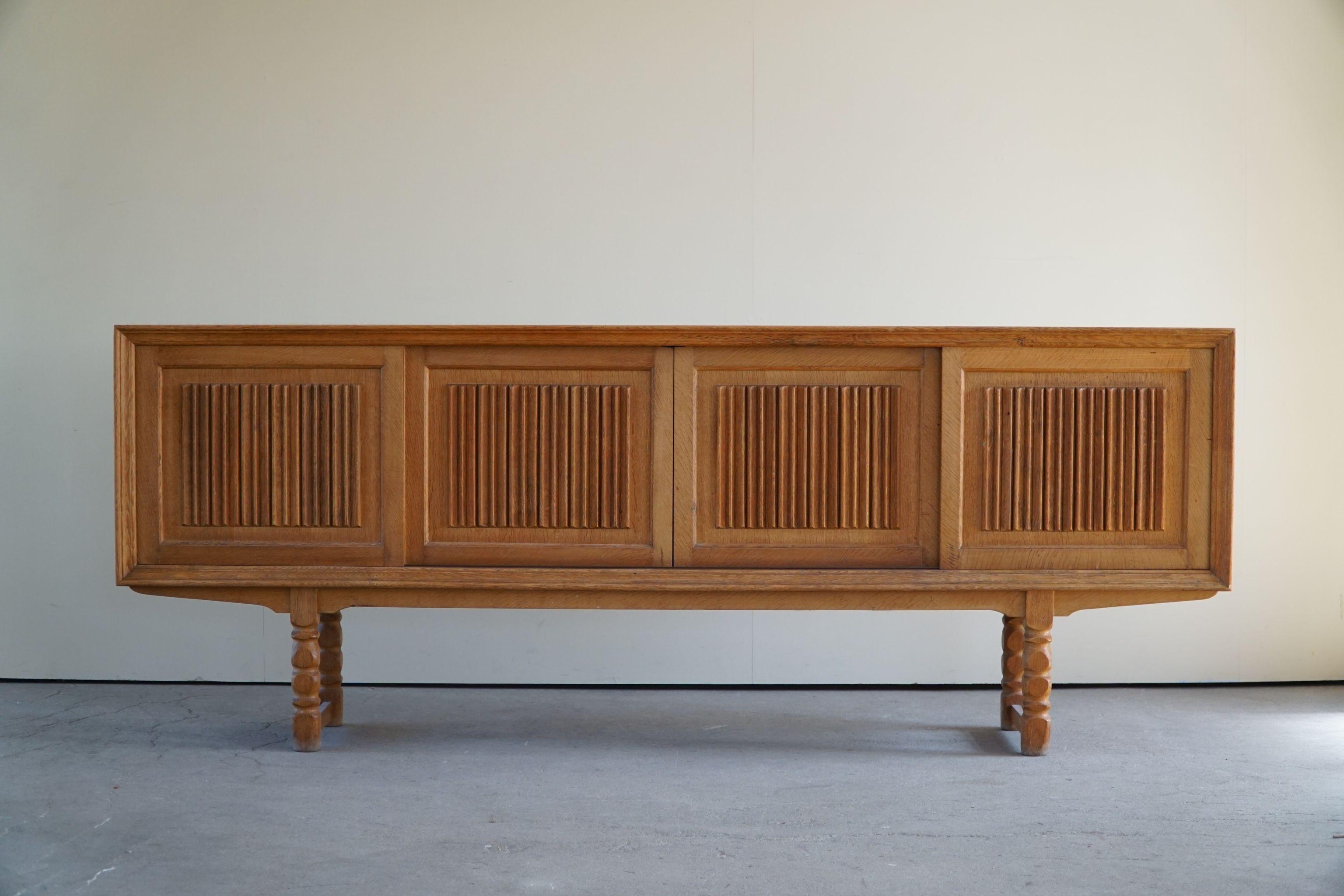 Danish Mid Century Rectangular Brutalist Classic Sideboard, Made in Oak, Ca 1950 10