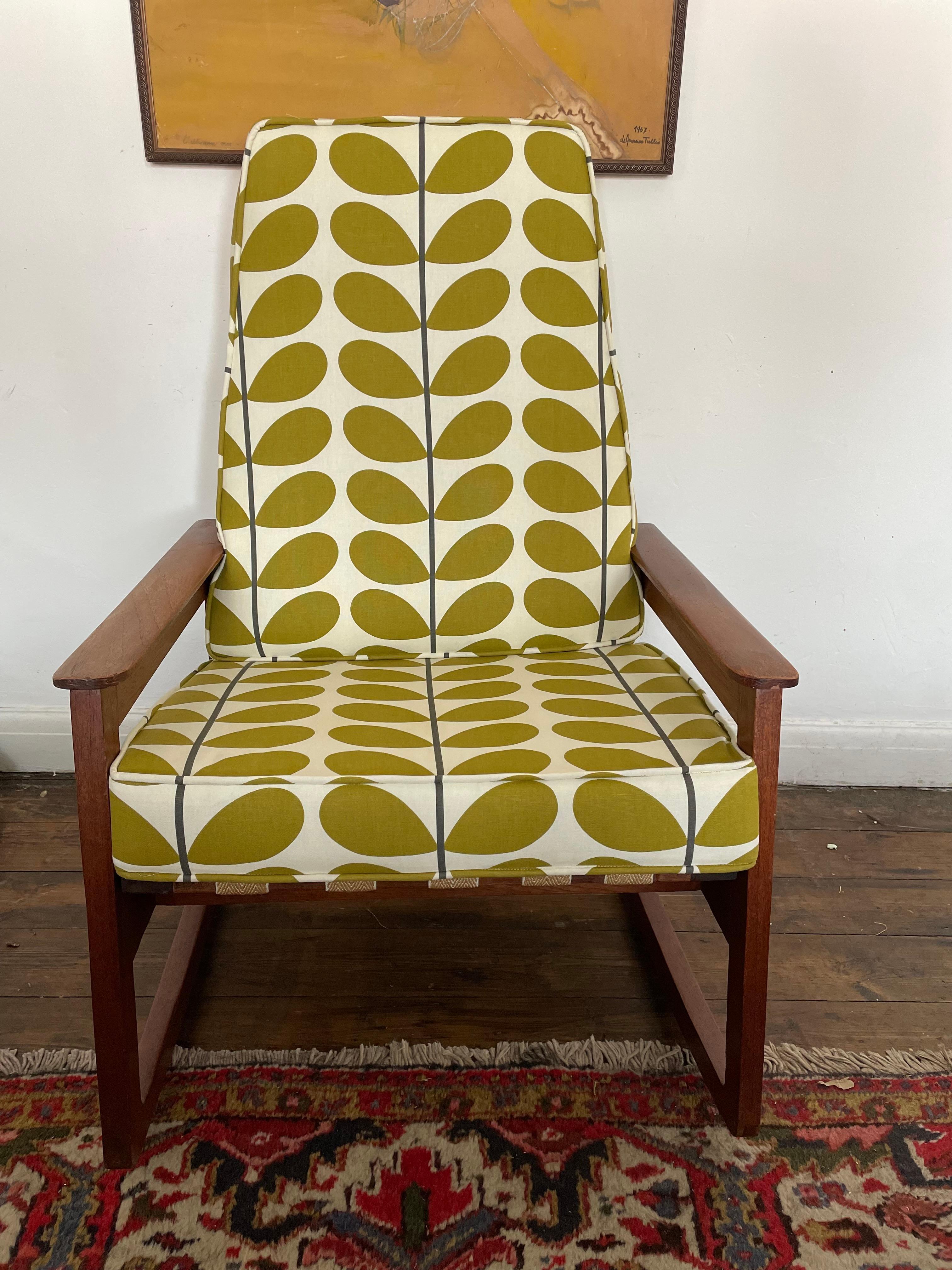 Danish Mid-Century Rocking Chair, c.1960 – Attributed to Børje Johansson

A beautifully designed Danish mid-century rocking chair dating to around 1960 and attributed to noted Scandinavian designer Børje Johansson. This piece exemplifies the