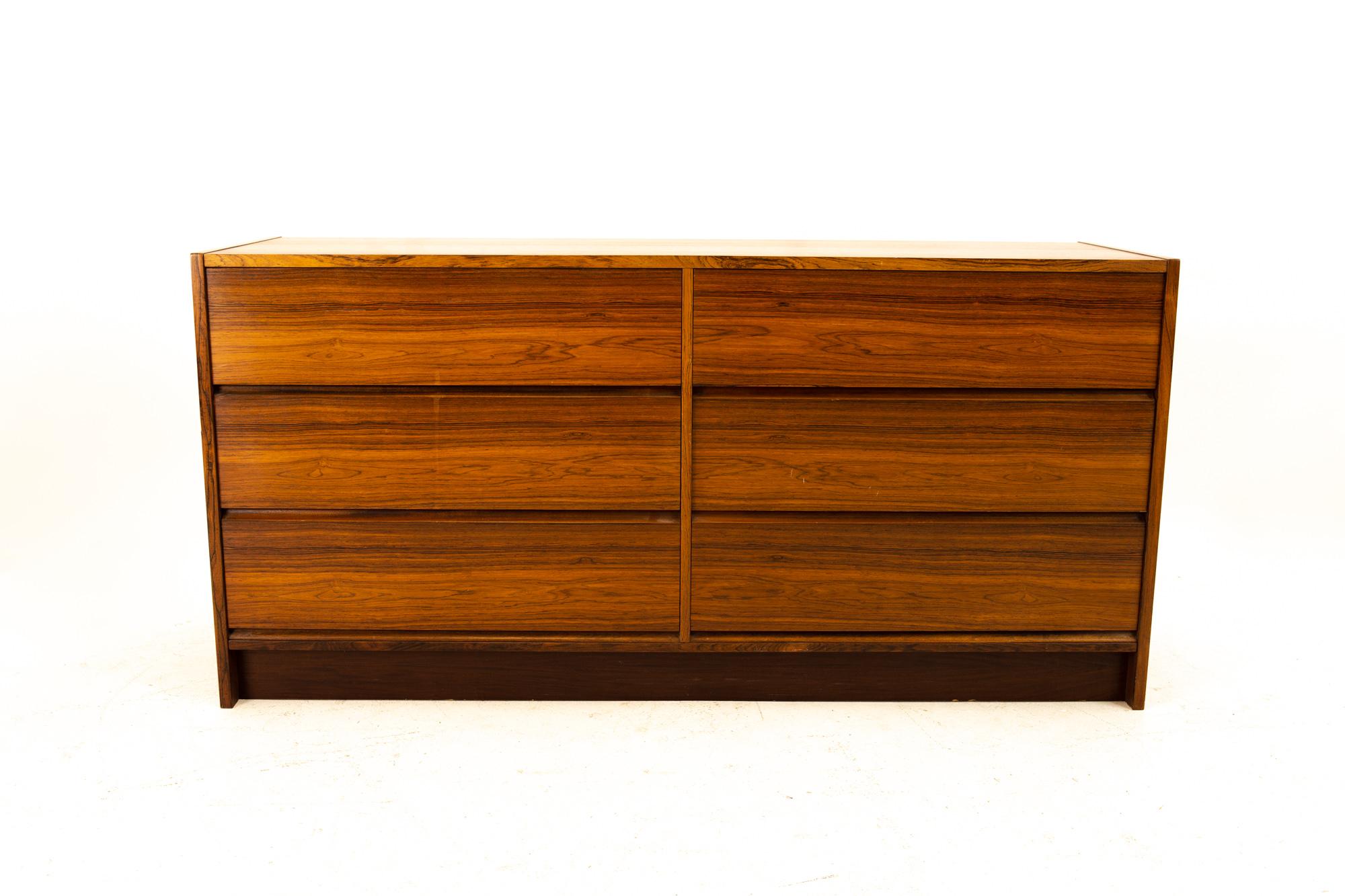 Mid-Century Modern Danish Mid Century Rosewood 6 Drawer Lowboy Dresser