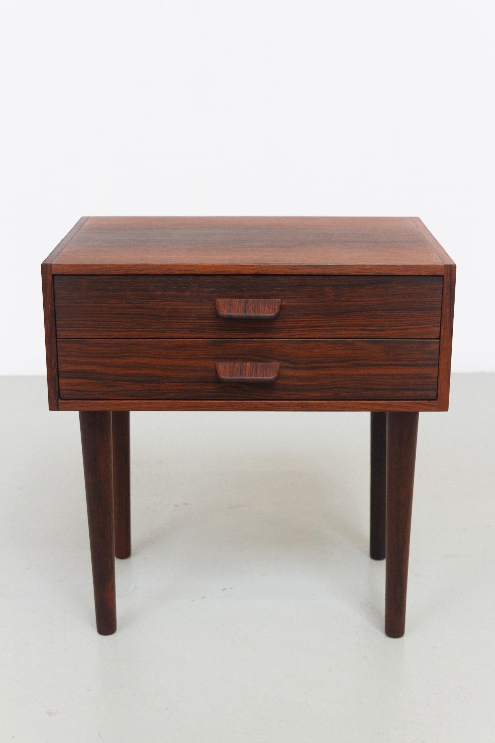 Table de chevet danoise en bois de rose du milieu du siècle, années 1960. en vente 7