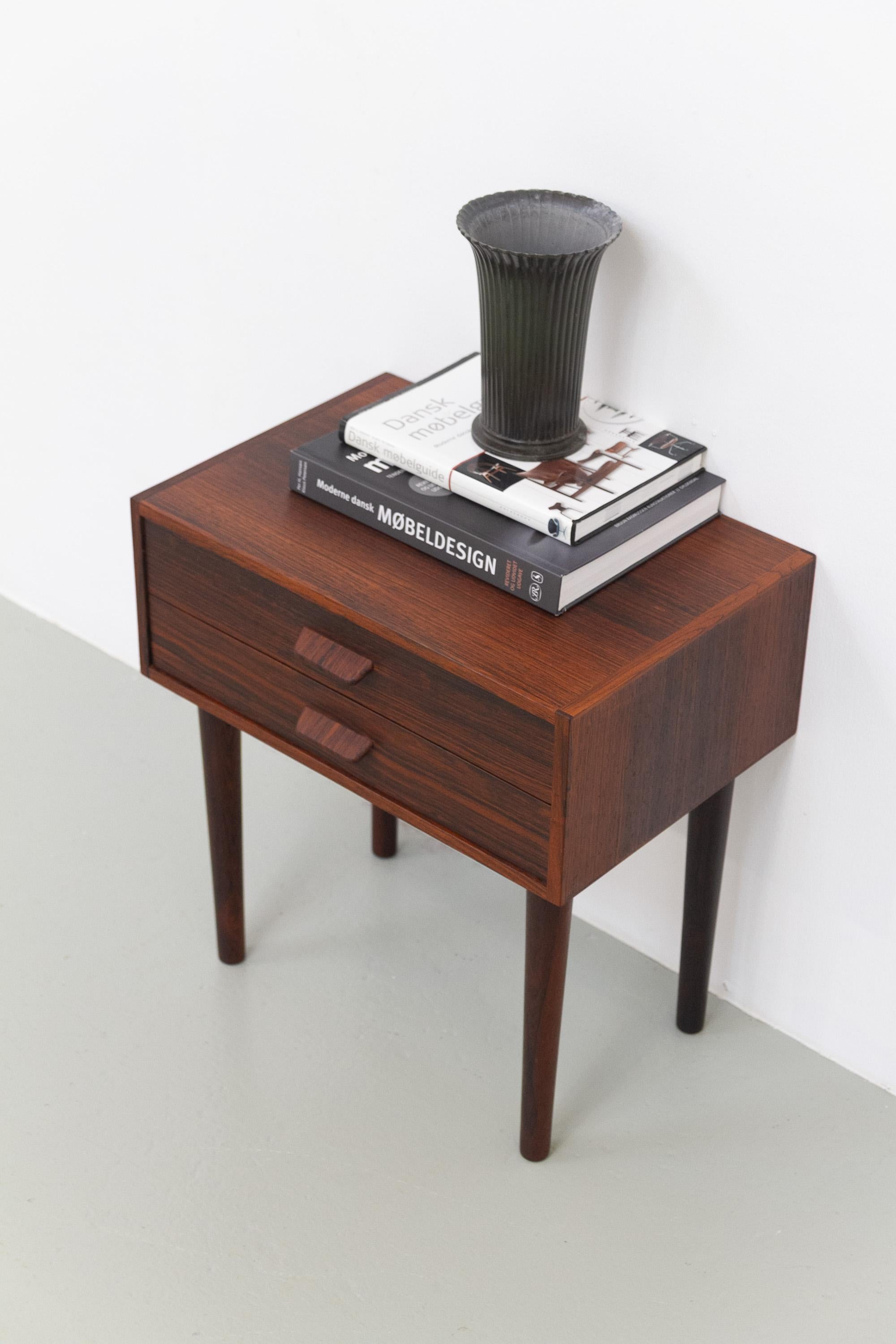 Table de chevet danoise en bois de rose du milieu du siècle, années 1960. en vente 10