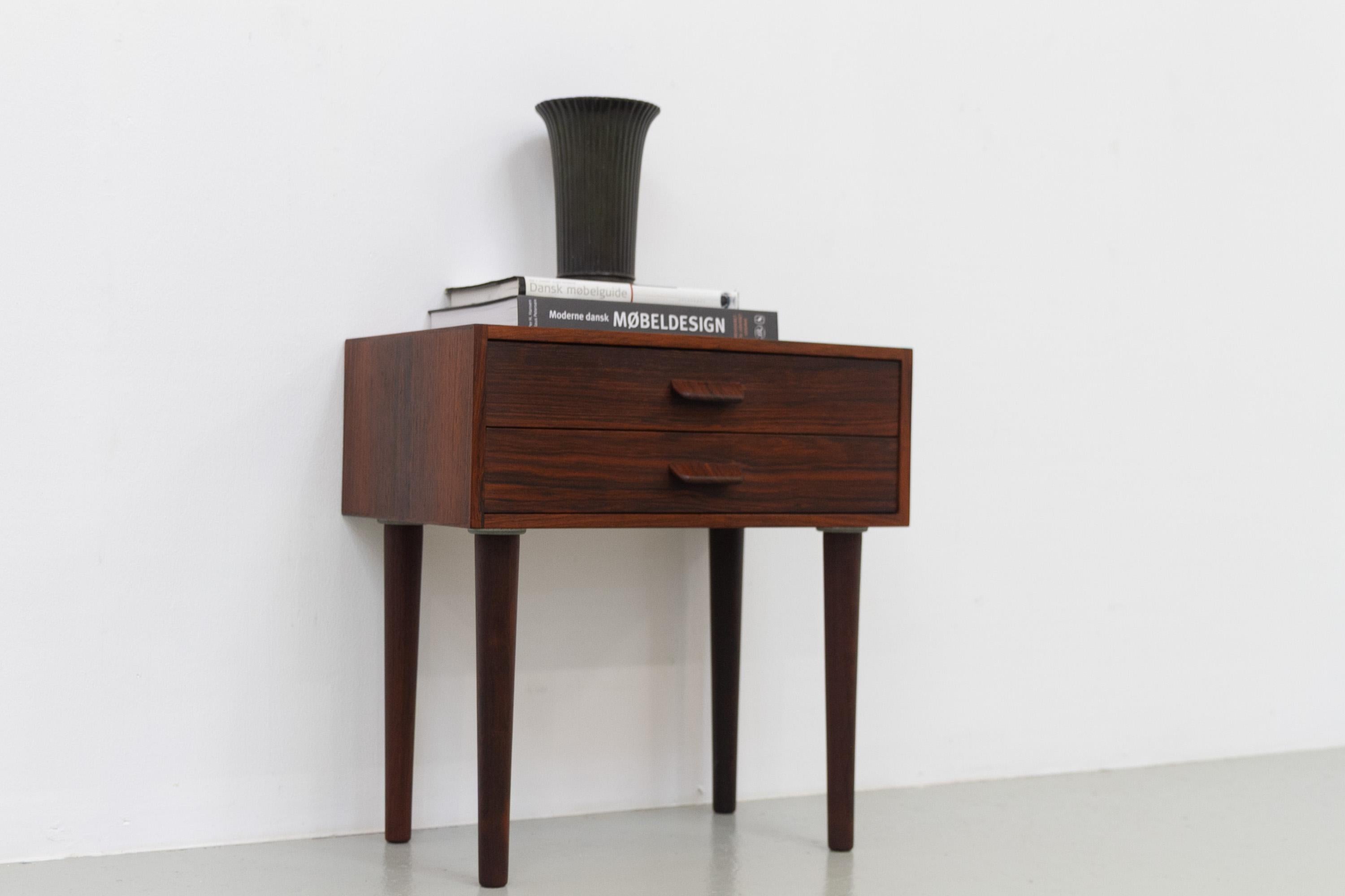 Table de chevet danoise en bois de rose du milieu du siècle, années 1960. en vente 12